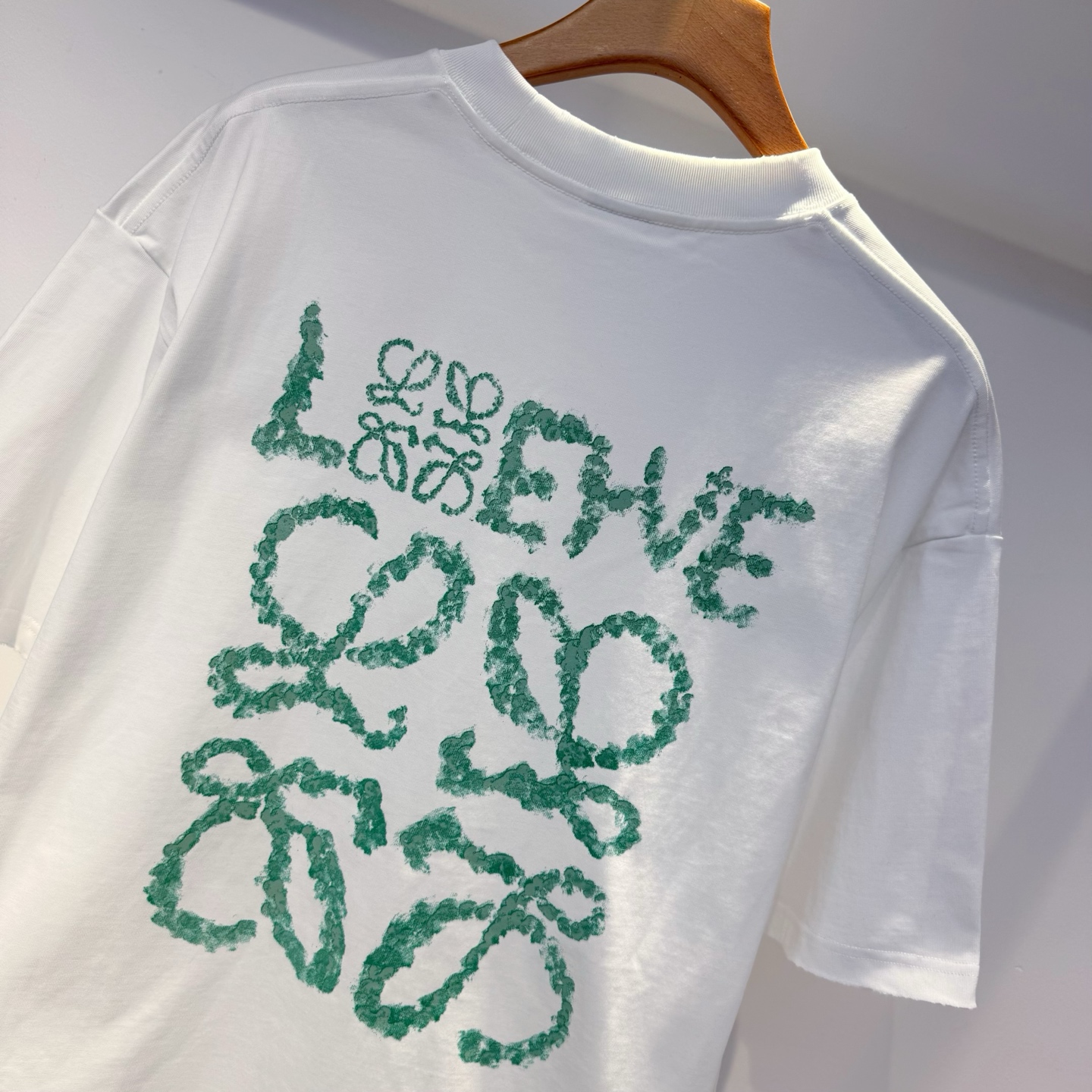 罗1威 2026夏季新款短袖 走秀款 今年最新最设计 非常洋气 独家定制原版面料 最新图案搭配涂鸦设计 