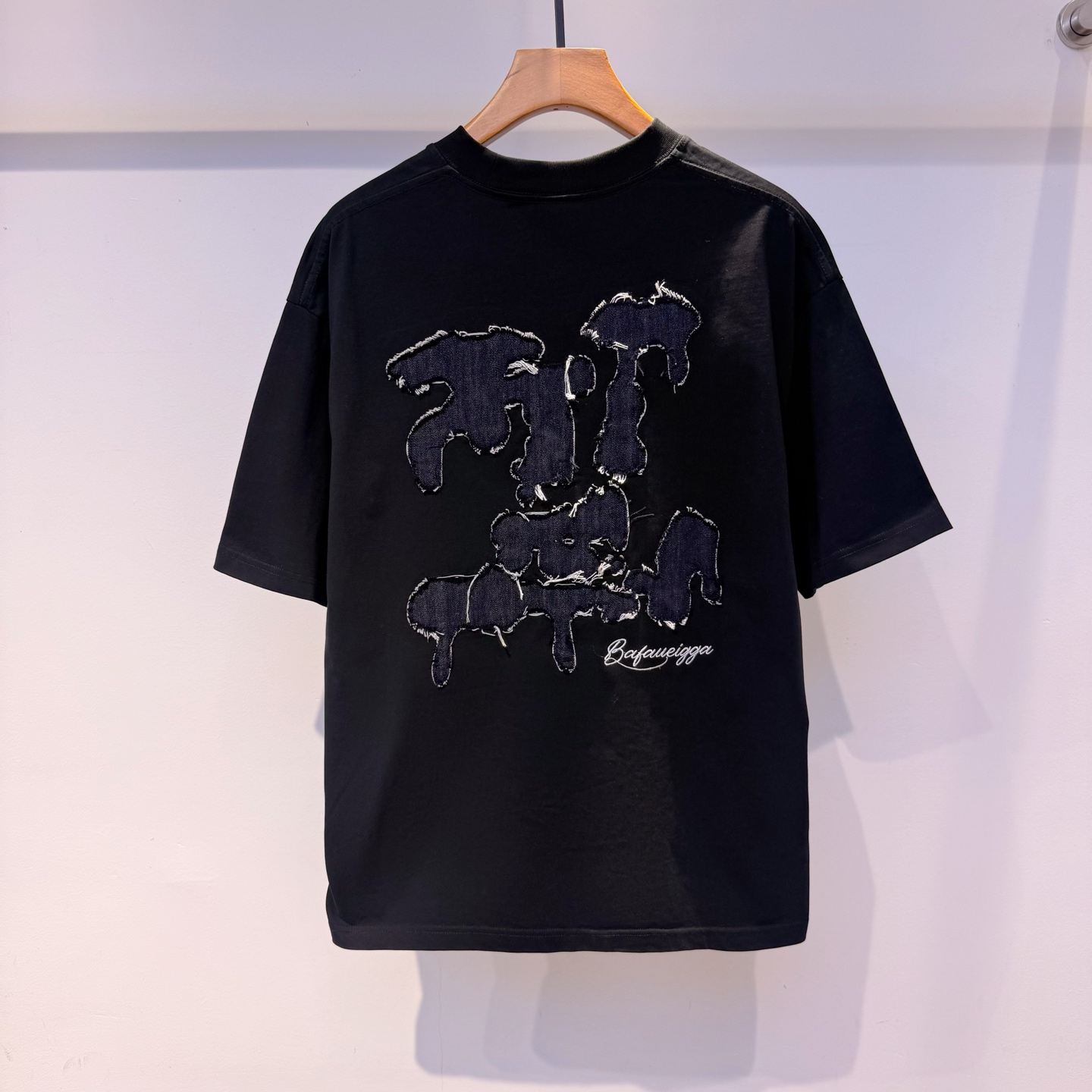 驴家 2026夏季新款短袖 走秀款 今年最新最设计 非常洋气 独家定制原版面料 最新图案搭配牛仔布设计 