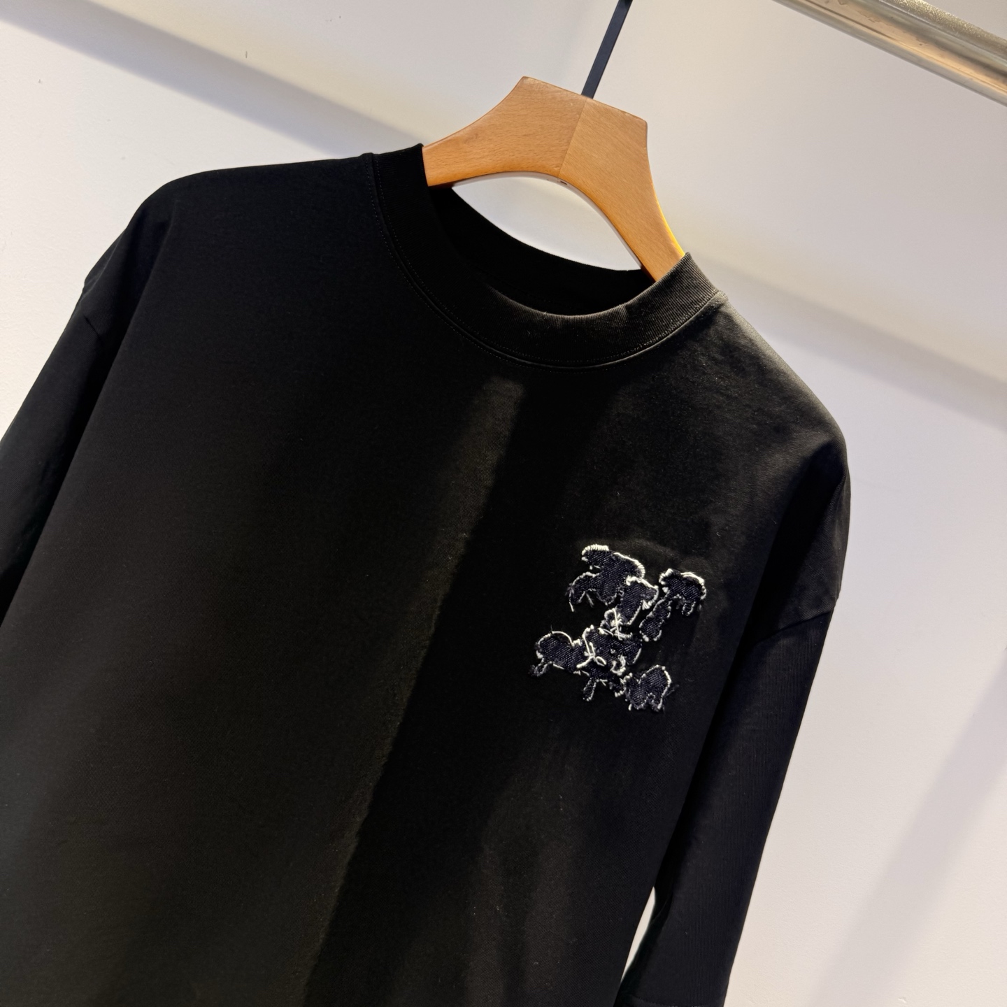 驴家 2026夏季新款短袖 走秀款 今年最新最设计 非常洋气 独家定制原版面料 最新图案搭配牛仔布设计 