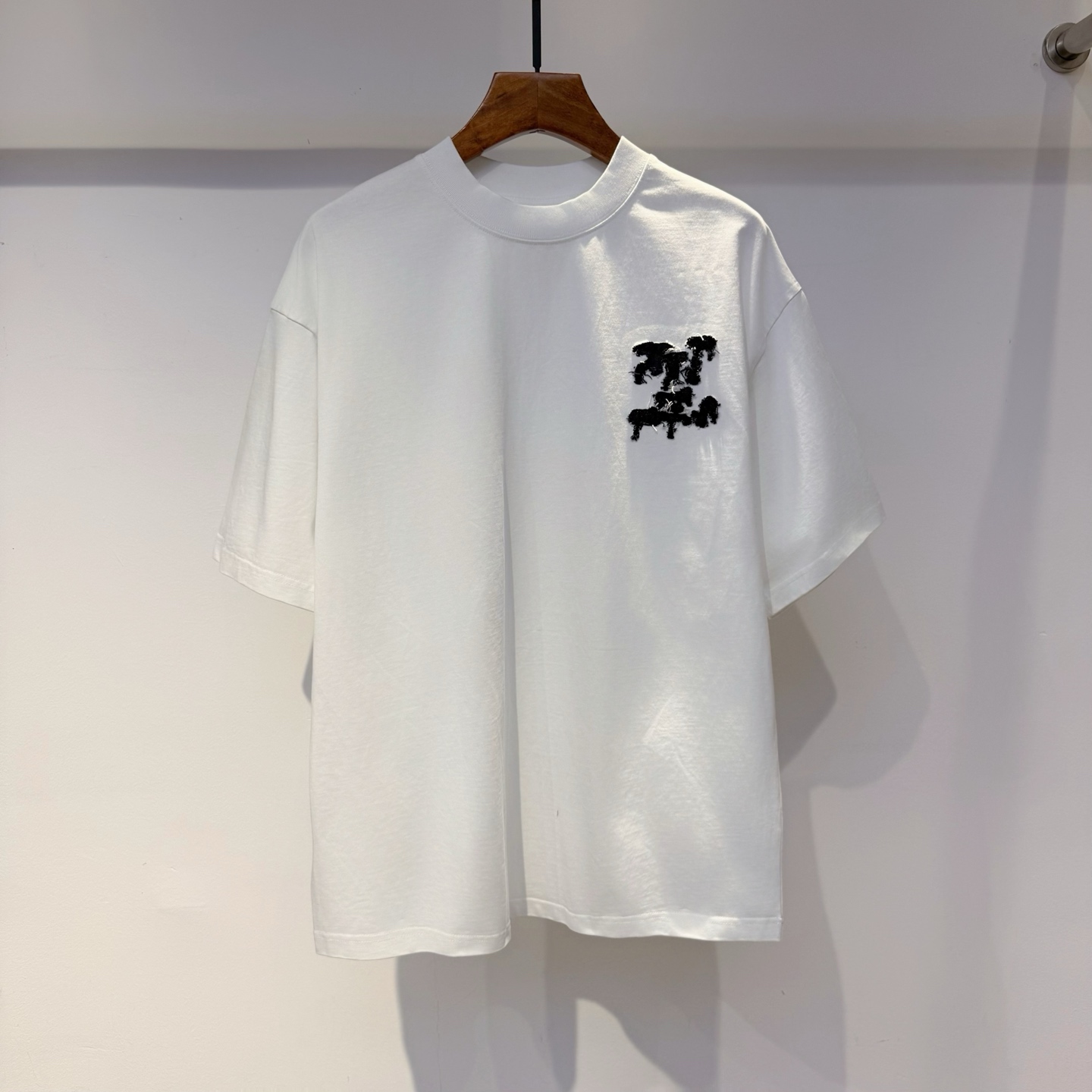 驴家 2026夏季新款短袖 走秀款 今年最新最设计 非常洋气 独家定制原版面料 最新图案搭配牛仔布设计 