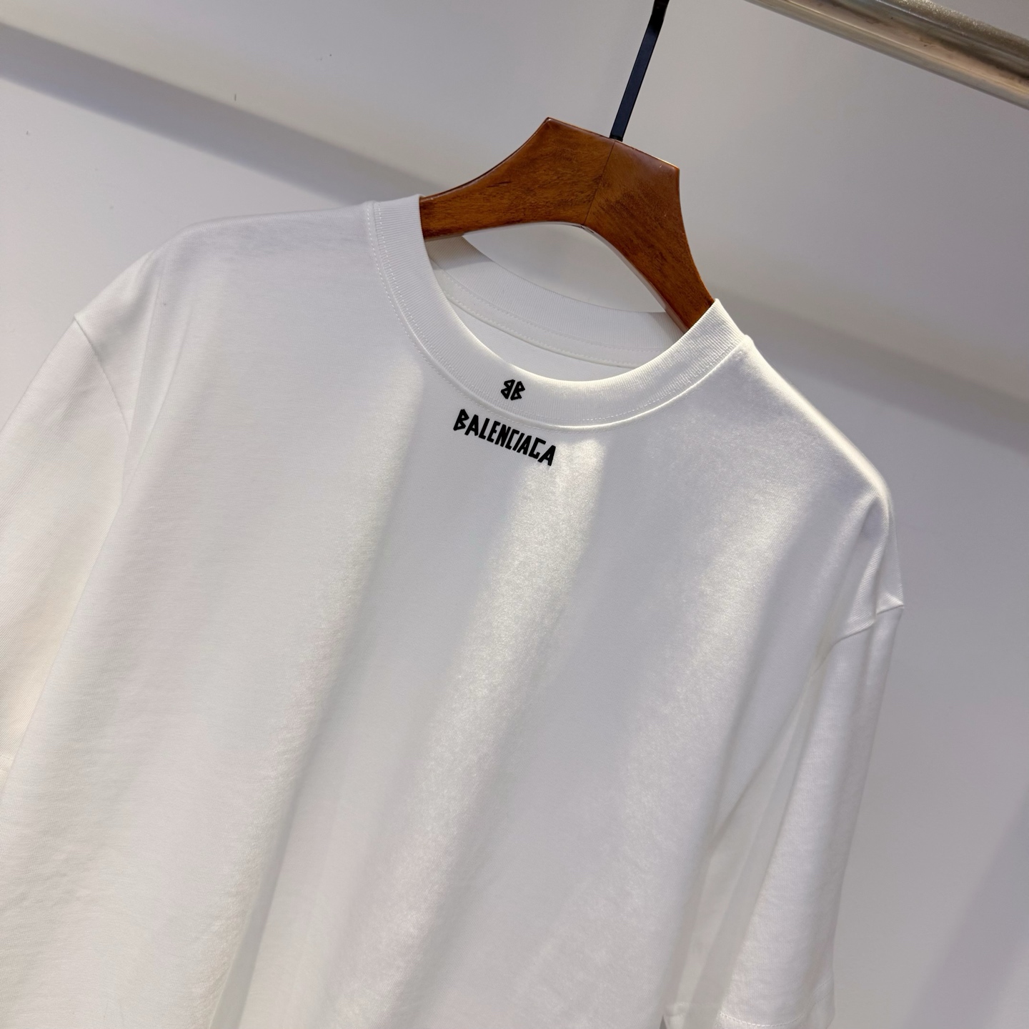 巴黎马j拉联名款 2026夏季新款短袖 走秀款 今年最新最设计 非常洋气 独家定制原版面料 最新图案设计