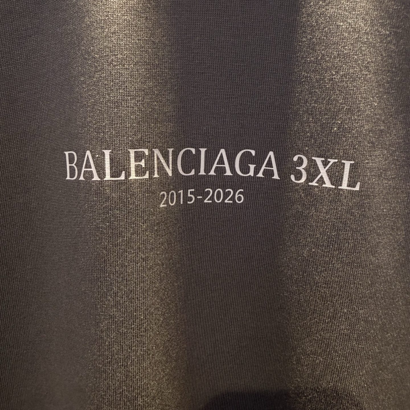 巴黎 2026夏季新款短袖 走秀款 今年最新最设计 非常洋气 独家定制原版面料 最新图案设计 垂感超好不