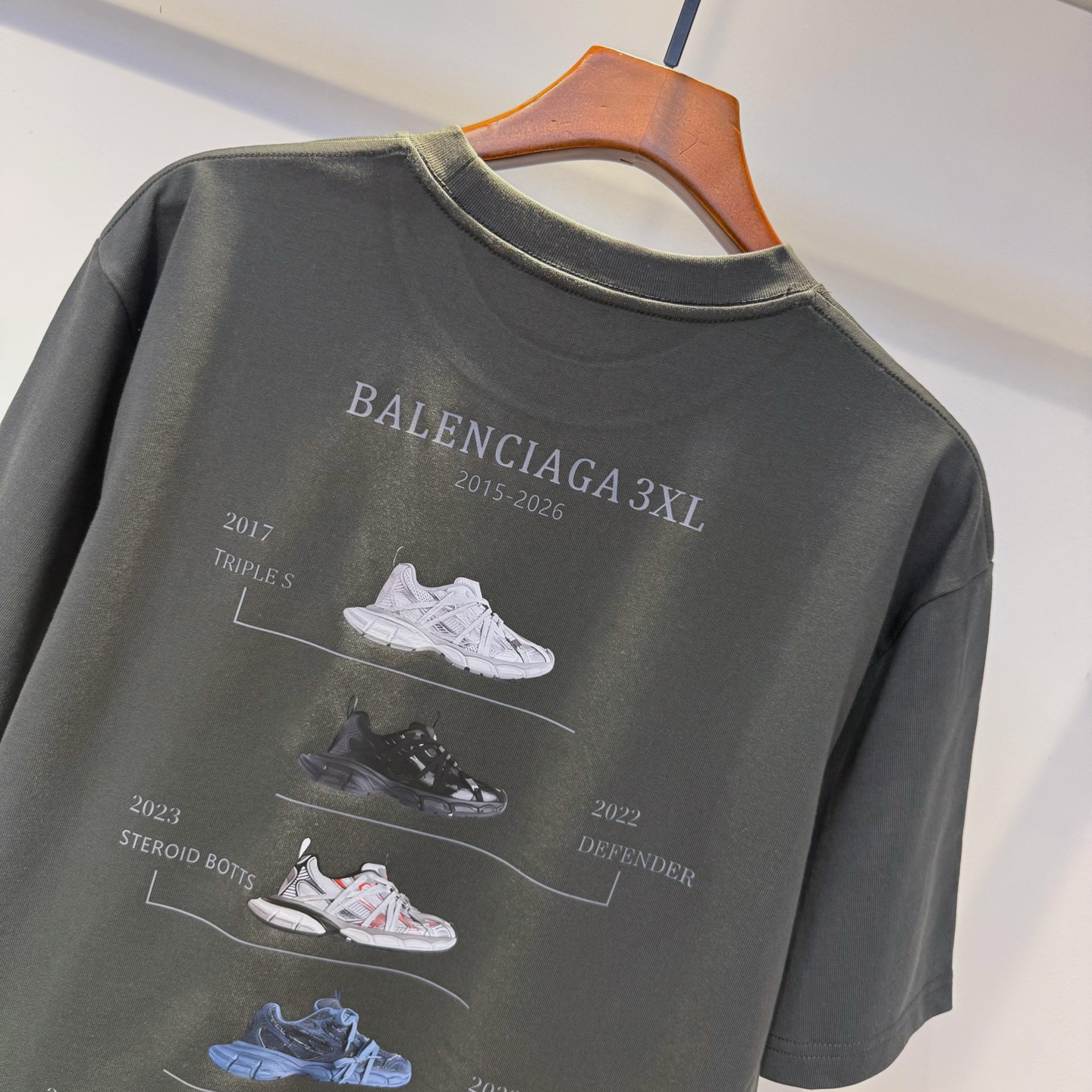 巴黎 2026夏季新款短袖 走秀款 今年最新最设计 非常洋气 独家定制原版面料 最新图案设计 垂感超好不