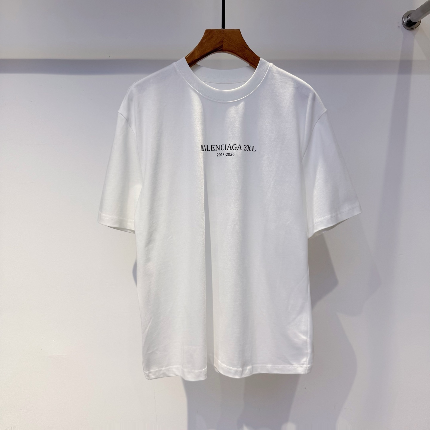 巴黎 2026夏季新款短袖 走秀款 今年最新最设计 非常洋气 独家定制原版面料 最新图案设计 垂感超好不