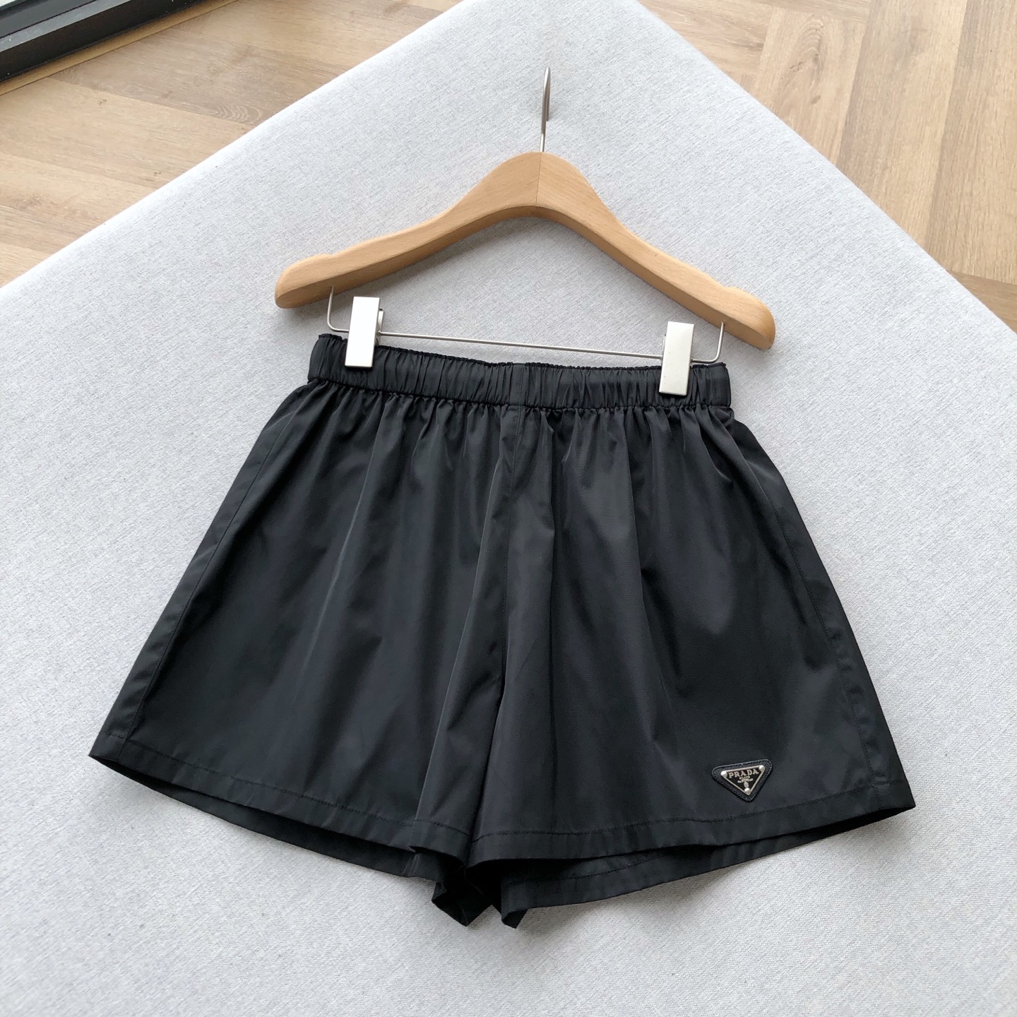 Prada Re-Nylon Women's Shorts with Triangle Logo - Comfortable & Stylish 2 i1745145140661 2929 0 0