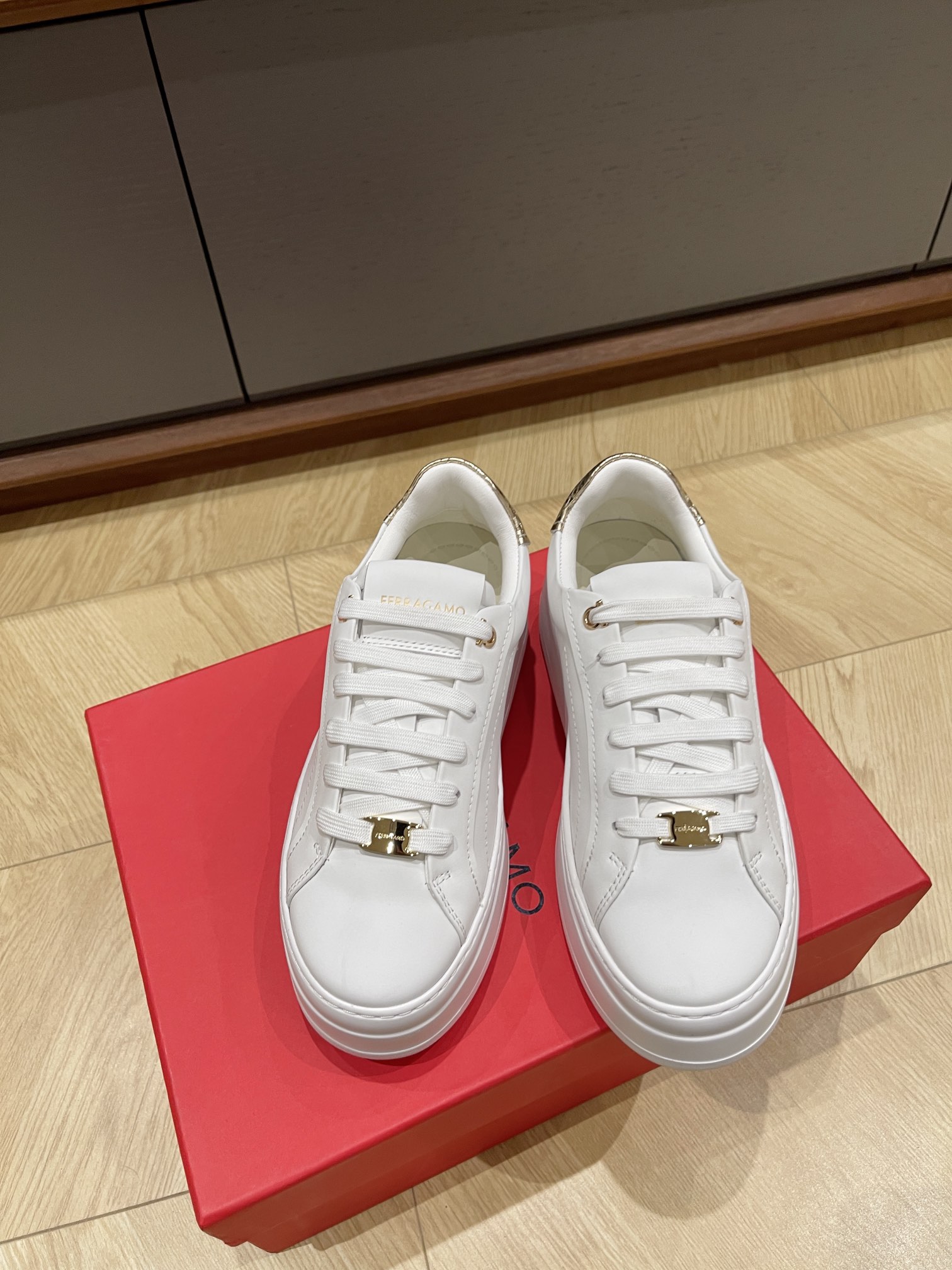 NO:237263,Ferre** Fira new thick-soled casual shoes // beef face sheep rubber lightweight sole //size35/36/37/38/39/order 40 no return or exchange, casual shoes / sports shoes, ferragamo, sneakers19860909Ferre**菲拉新款厚底休闲鞋//牛面羊里橡胶轻质底//size35/36/37/38/39/订40不退换,休闲鞋/运动鞋,ferragamo,sneakers,Women's Shoes