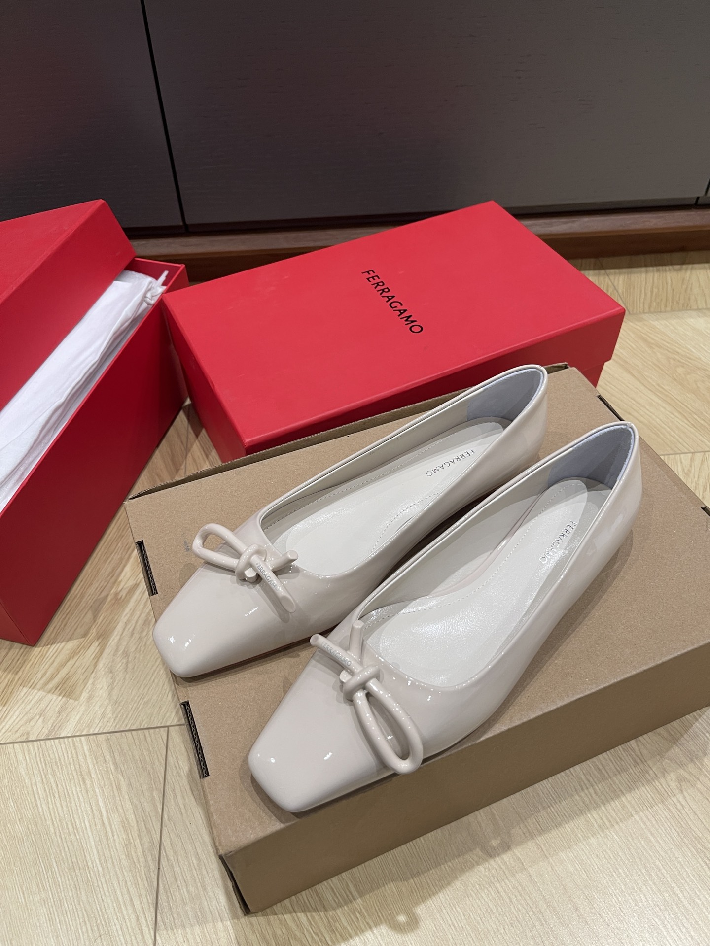 NO:237272,Top-door Ferra* Fila Flat Sole Ballet/Real Leather Sole// Size35/36/37/38/39/order 40 No Return and Exchange, Single Shoes, Ferragamo19860909顶莞产Ferra*菲拉平底芭蕾/真皮底// Size35/36/37/38/39/订40不退换,单鞋,ferragamo,Women's Shoes