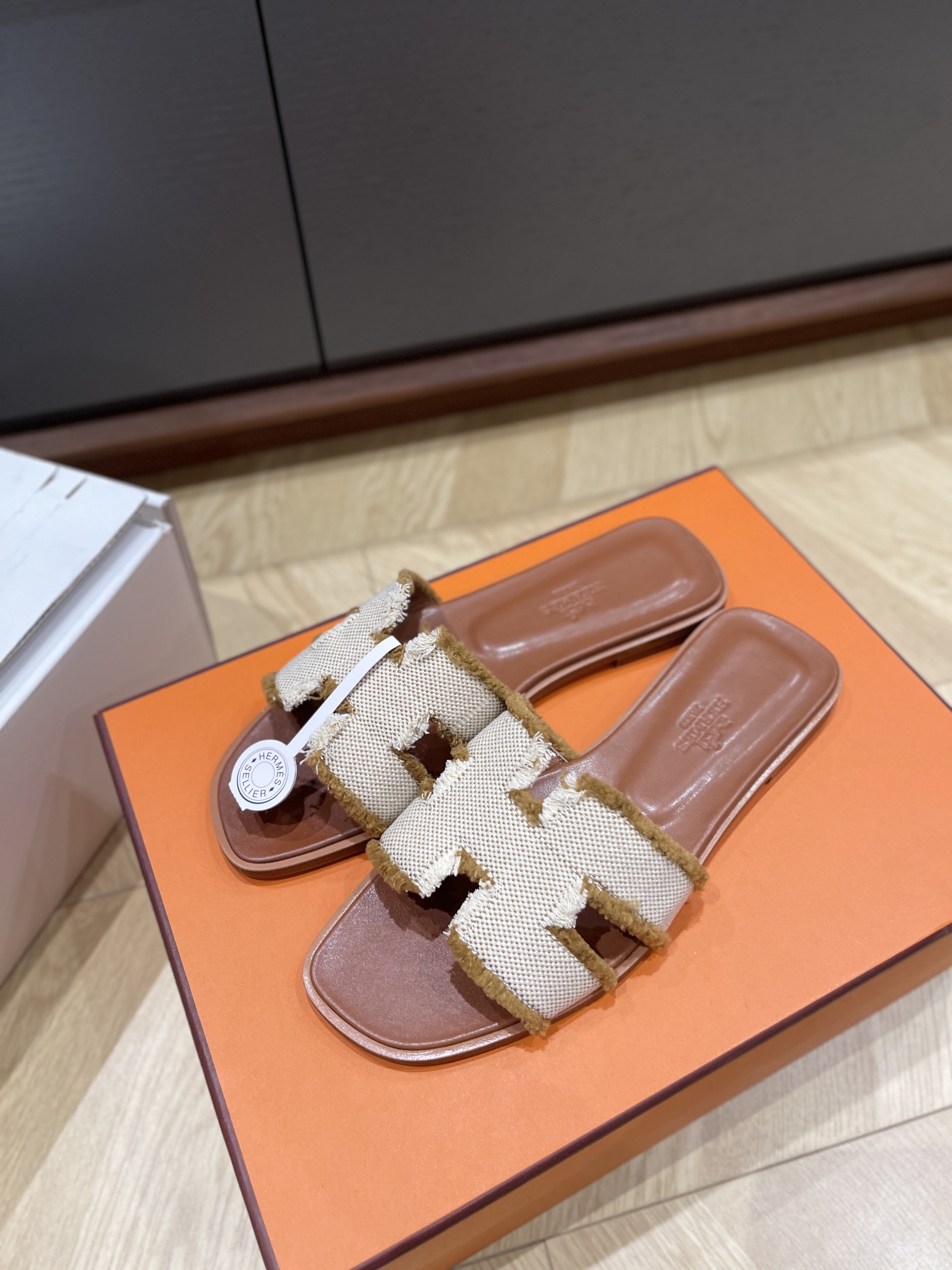 NO:225697,Herme**25ssH drag new color size35/36/37/38/39/order 40/41/No return and exchange, slippers, hermes, slippers19860909Herme**25ssH拖新色 size35/36/37/38/39/订40/41/不退换,拖鞋,hermes,slippers,Women's Shoes