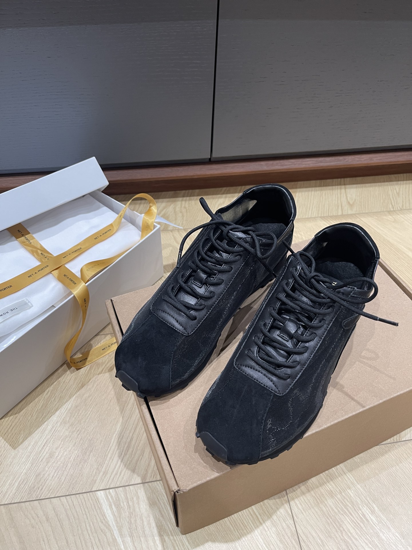 NO:669982,The row casual shoes produced in Dingguan // size 35/36/37/38/39/order 40 non-returnable, casual shoes/sports shoes, sneakers19860909顶莞产the row休闲鞋// size35/36/37/38/39/订40不退换,休闲鞋/运动鞋,sneakers,Women's Shoes
