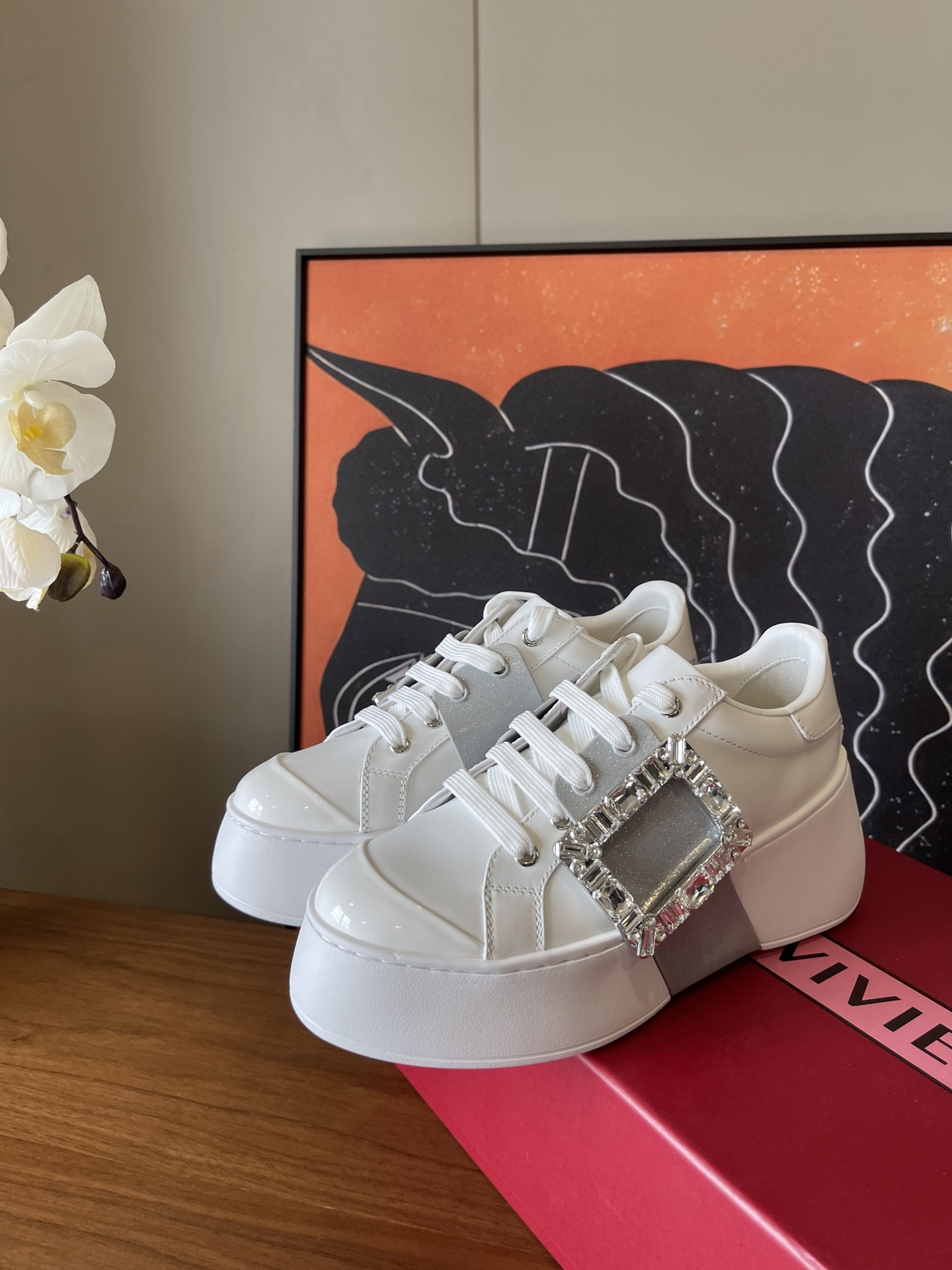 NO:460062,Top quality | Thick sole Roger Viv** diamond buckle thick sole sneakers // open edge bead cowhide face sheep // rubber foam sole // size35/36/37/38/39/order 40/No return and exchange, casual shoes / sneakers, roger vivier, sneakers, cowhide19860909顶级品质｜厚底 Roger Viv**钻扣厚底运动鞋//开边珠牛皮面羊里//橡胶发泡底// size35/36/37/38/39/订40/不退换,休闲鞋/运动鞋,roger vivier,sneakers,cowhide,Women's Shoes