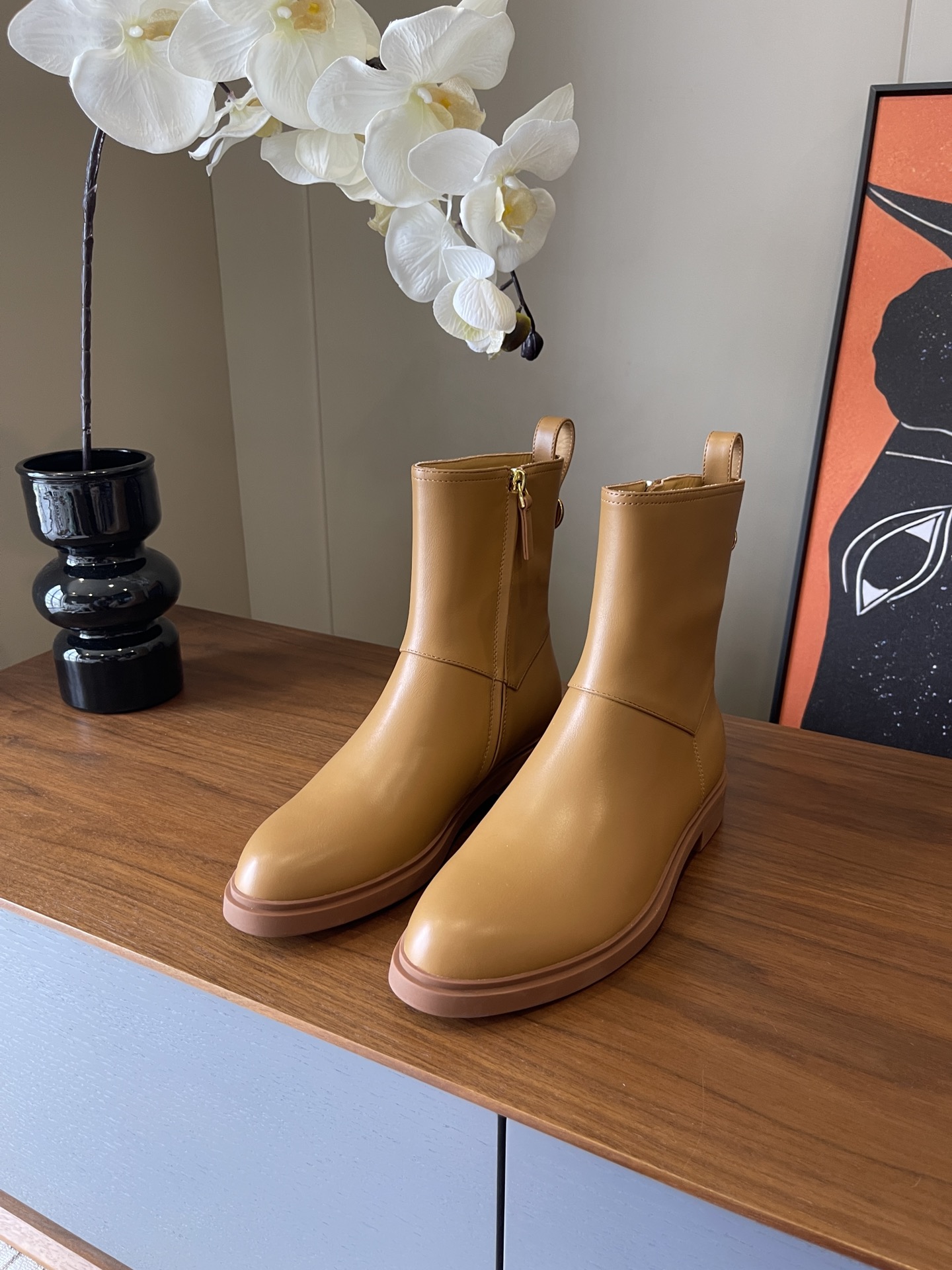 NO:459975,Top quality Loro piana boots // calfskin rubber sole in the face // size35/36/37/38/39/ (order 40.41. No return or exchange), boots, loro piana, boots, cowhide19860909顶级品质 Loro piana短靴//面里小牛皮橡胶底// size35/36/37/38/39/（订40.41.不退换）,靴子,loro piana,boots,cowhide,Women's Shoes