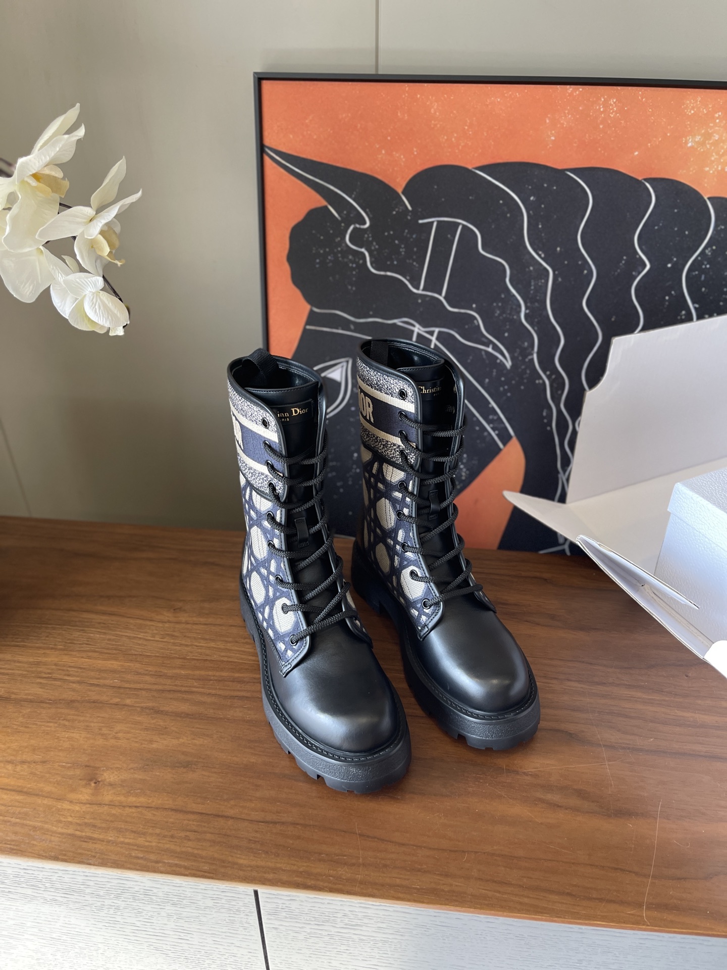 NO:477631,Top CDio*r classic strap martin boots // logo floral cloth electric embroidery and matte calf leather / sheep lining / rubber foam bottom // size35/36/37/38/39/ (order 40.41. No return or exchange), boots, dior, boots, cowhide19860909顶CDio*r经典绑带马丁靴//logo花布电绣拼哑光小牛皮面/羊里/橡胶发泡底// size35/36/37/38/39/（订40.41.不退换）,靴子,dior,boots,cowhide,Women's Shoes