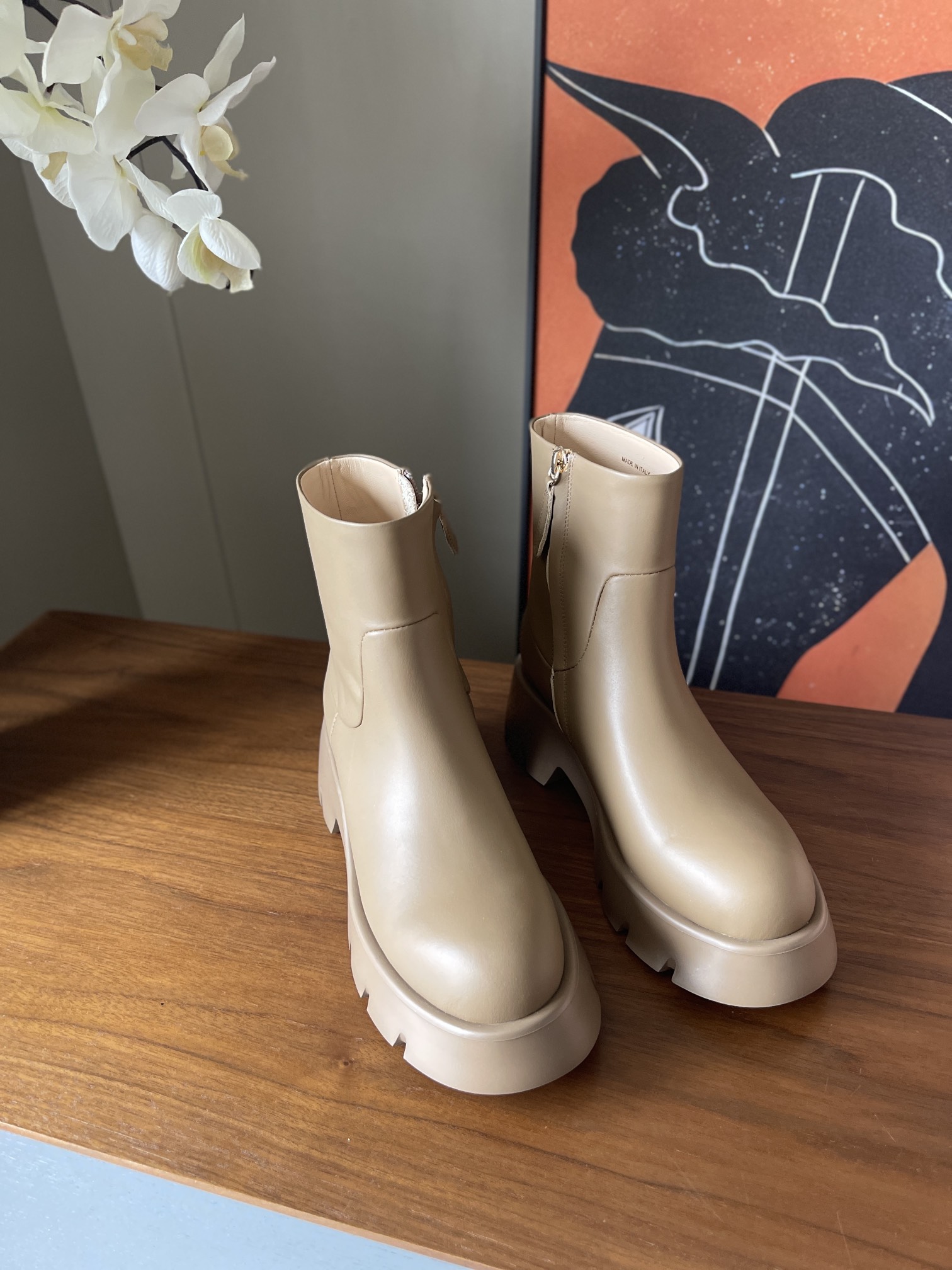 NO:563596,Made in Dongguan, Gianvito Rossi*25fw skin-feeling small leather boots // fetal calfskin surface sheepskin lining // soft rubber foam sole / thick sole about 6Cm // size 35/36/37/38/39/ 40 non-returnable, boots, boots, cowhide, sheepskin19860909莞产 Gianvito Rossi*25fw肤感小皮靴//胎小牛皮面羊皮里//柔软橡胶发泡底/厚底约6Cm// size35/36/37/38/39/定40不退换,靴子,boots,cowhide,sheepskin,Women's Shoes