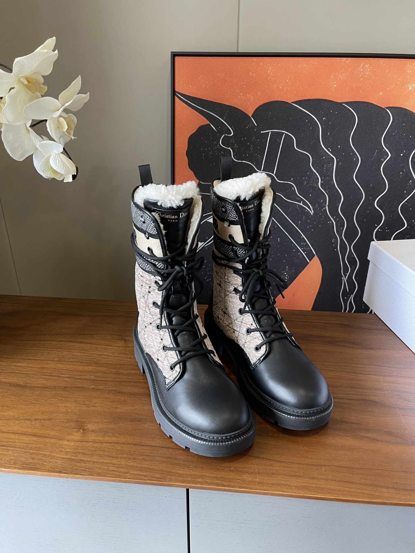 NO:563431,Wool leather Dior** classic embroidered wool short boots // cow face patchwork fabric // wool lining rubber sole // size 35/36/37/38/39/set 40/41/non-returnable, boots, dior, boots19860909毛里 皮里 Dior**经典刺绣羊毛短靴//牛面拼织物//羊毛里橡胶底// size35/36/37/38/39/定40/41/不退换,靴子,dior,boots,Women's Shoes