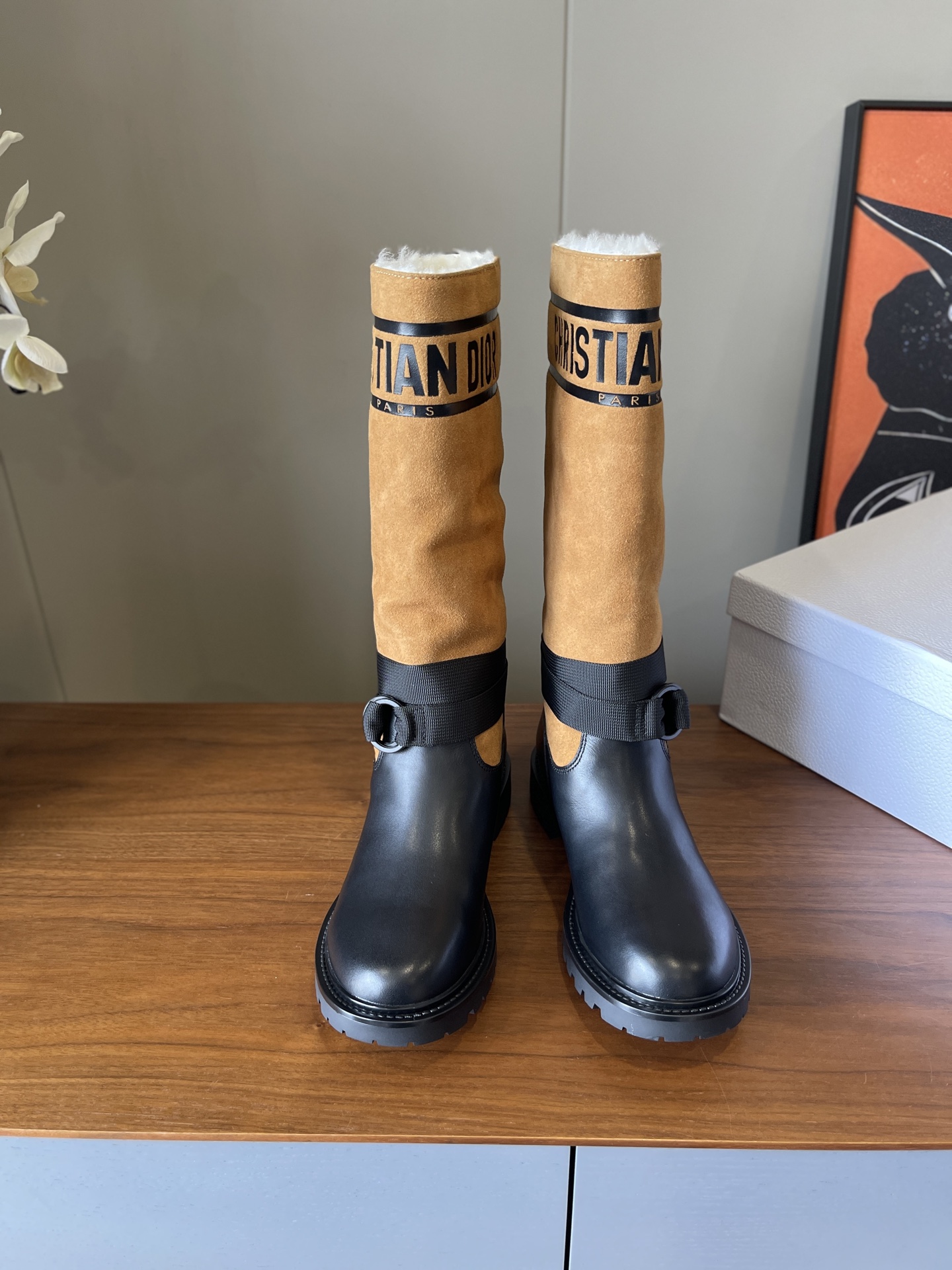 NO:563455,Maoli Leather Christian Dior**25fw new color matching calfskin and suede // two kinds of sheep lining and wool // source version rubber sole // size35/36/37/38/39/ (set at 40.41. non-refundable), boots, dior, boots, cowhide, chamois leather19860909毛里 皮里 Christian Dior**25fw新配色小牛皮拼麂皮//羊里羊毛里两种//源版橡胶底// size35/36/37/38/39/（定40.41.不退换）,靴子,dior,boots,cowhide,chamois leather,Women's Shoes