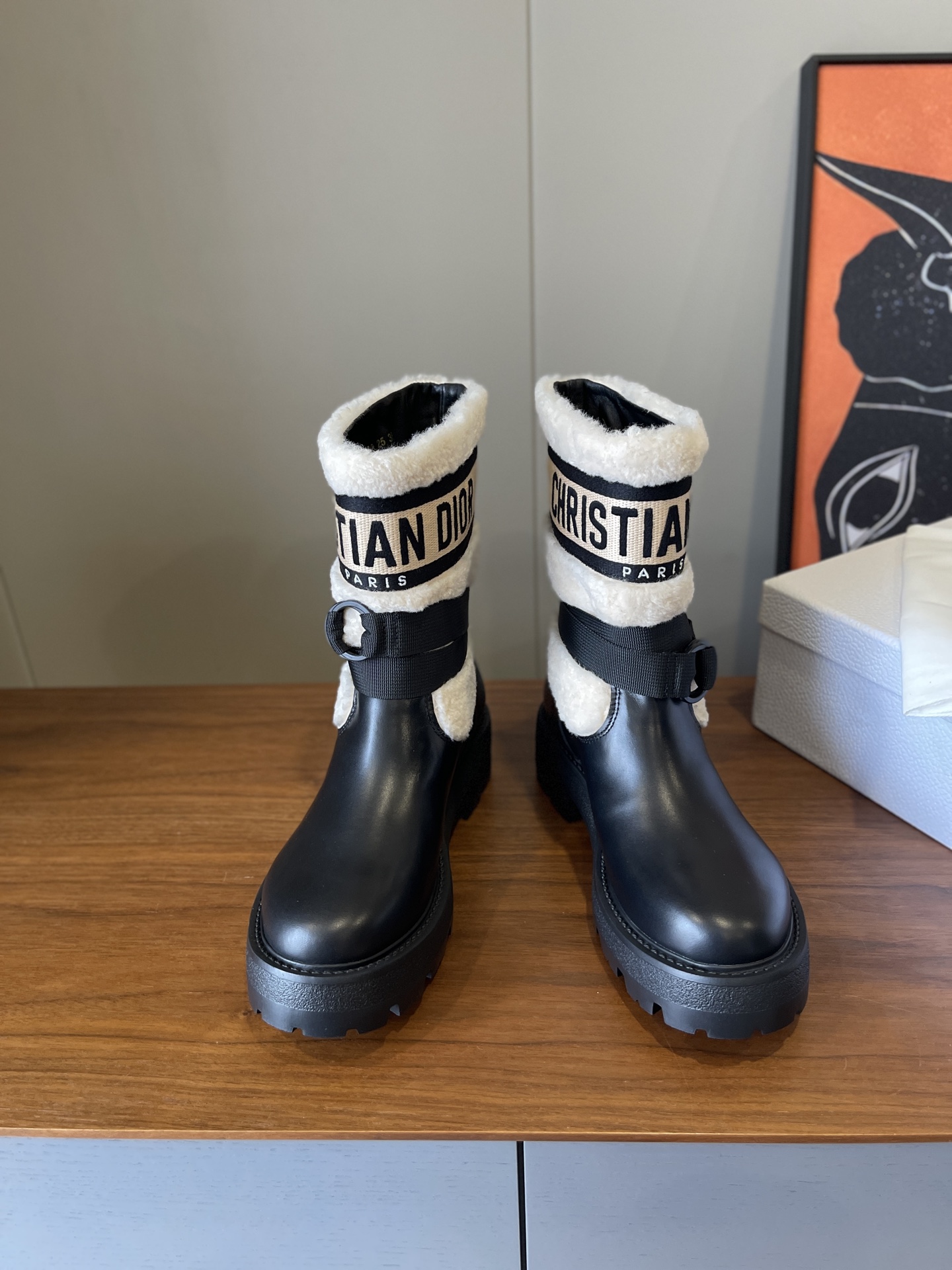 NO:616974,CD**25fw embroidered Logo wool boots // rubber foam sole // size35/36/37/38/39/ (set at 40.41. No returns or exchanges), boots, boots19860909CD**25fw刺绣Logo羊毛靴//橡胶发泡底// size35/36/37/38/39/（定40.41.不退换）,靴子,boots,Women's Shoes