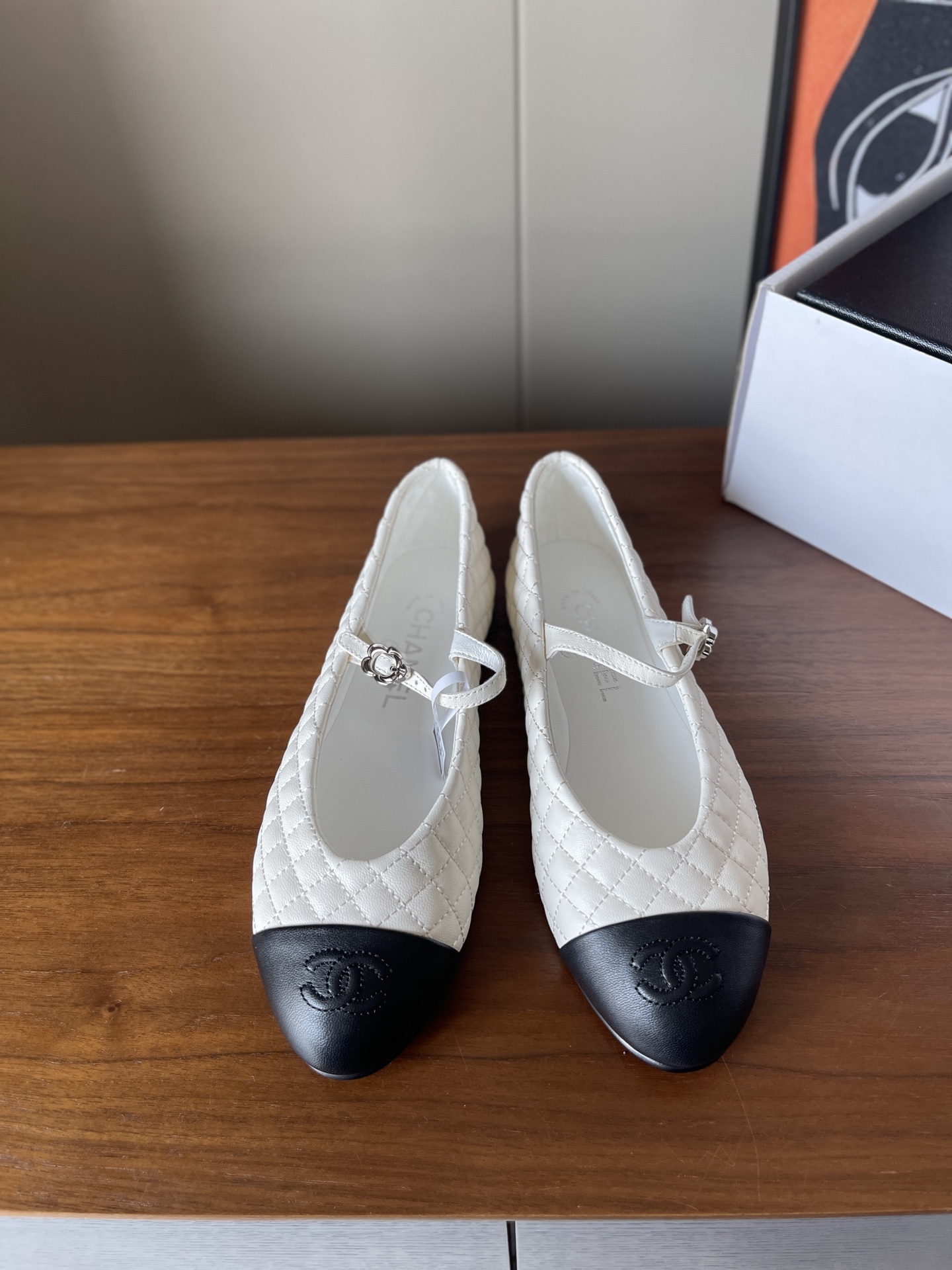 NO:653418,The top version of Chanel classic diamond ballet flats made in Guan19860909莞产顶级版本 chanel 经典菱格芭蕾舞平底鞋//全羊皮真皮底//礼盒全套包装// size35/36/37/38/39/定40不退换,单鞋,chanel,flats,sheepskin,Women's Shoes