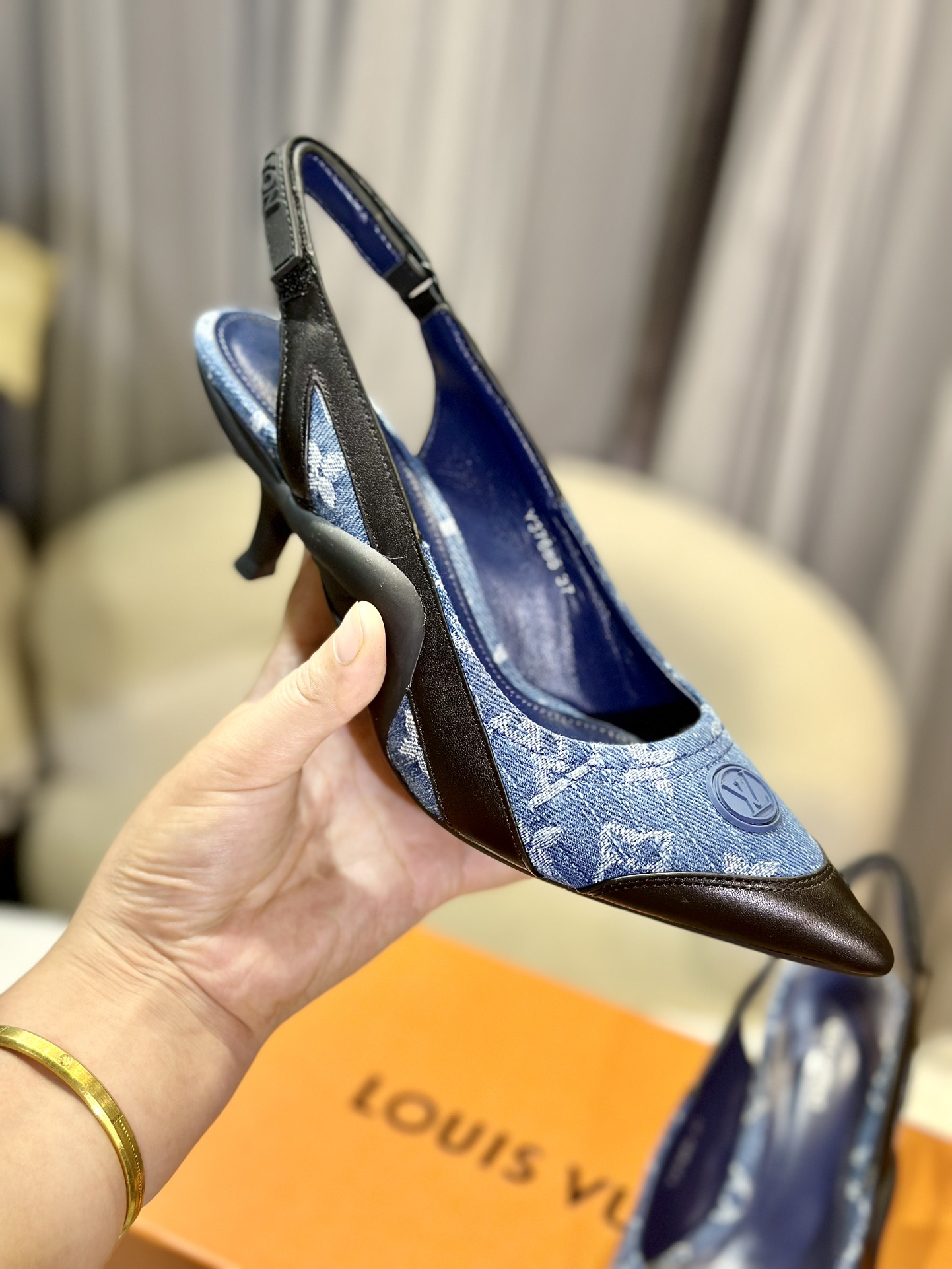 NO:167354,VUITTON LOUI.金博￣￣￣￣￣￣￣￣￣ ★Top version ★Original development Exclusive model opening ★Size 35/41 Multi-color optional, high heels, louis vuitton, high heels19860909VUITTON LOUI .馿家￣￣￣￣￣ ★顶级版本  ★原版开发 独家开模 ★码数35/41 多色可选,高跟鞋,louis vuitton,high heels,Women's Shoes