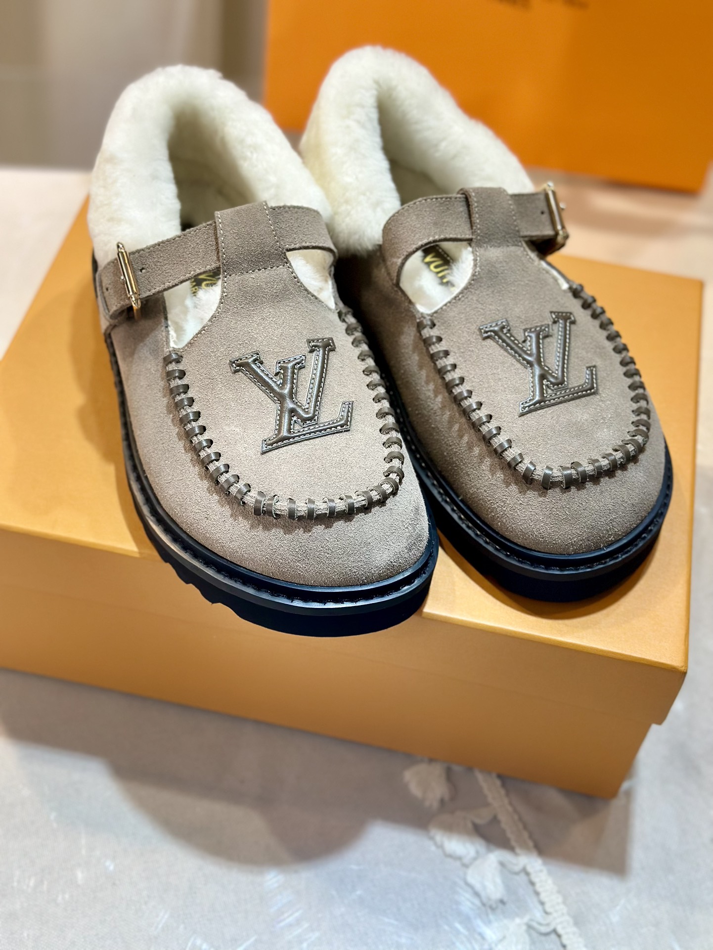 Louis Vuitton Schoenen Pantoffels Koeienhuid Bevroren Wol Herfst/winter collectie Fashion