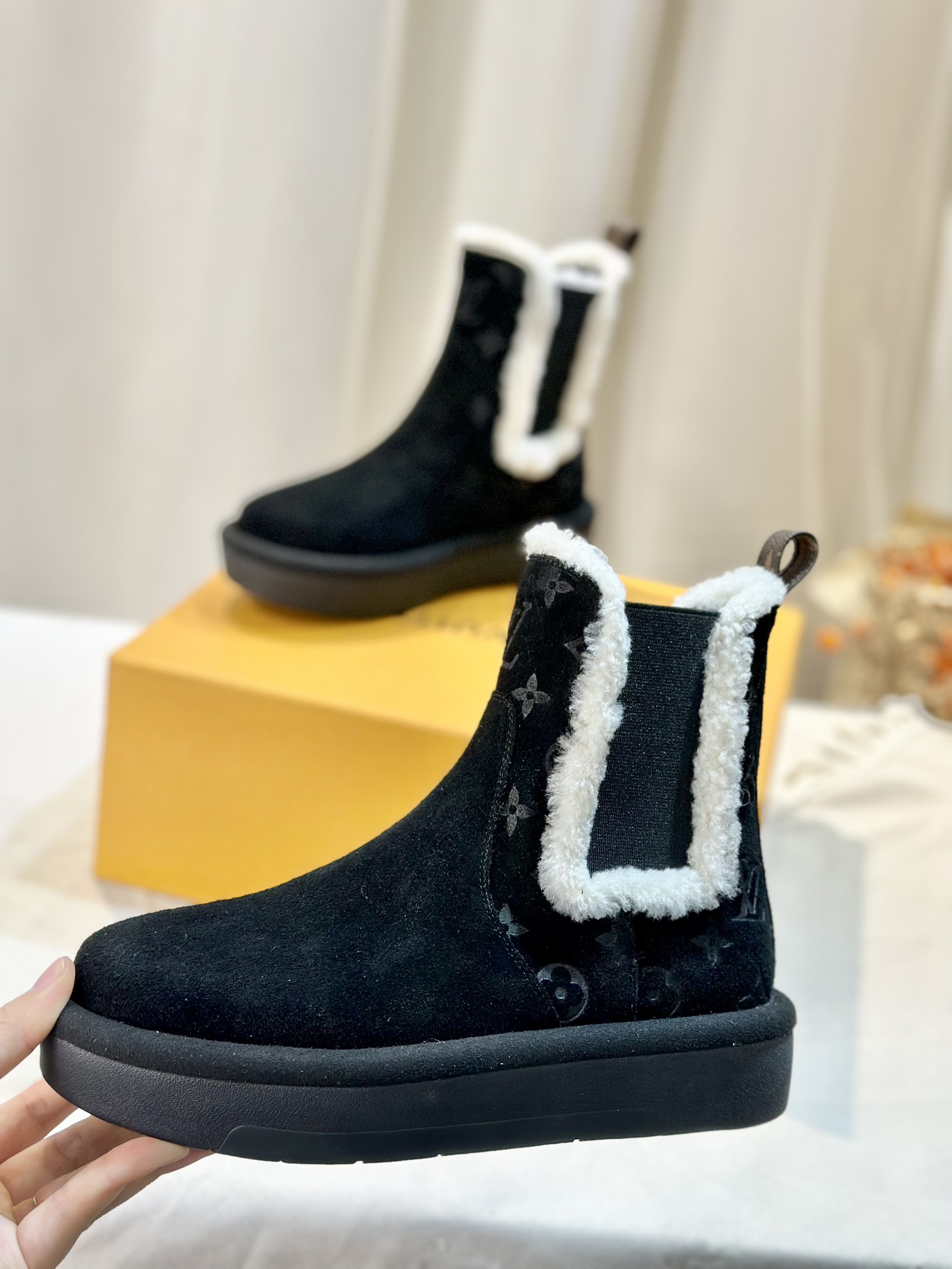 New Bulcan Boots with Pure Wool and Rubber Sole for Cosmopolitan Comfort - 图片 9