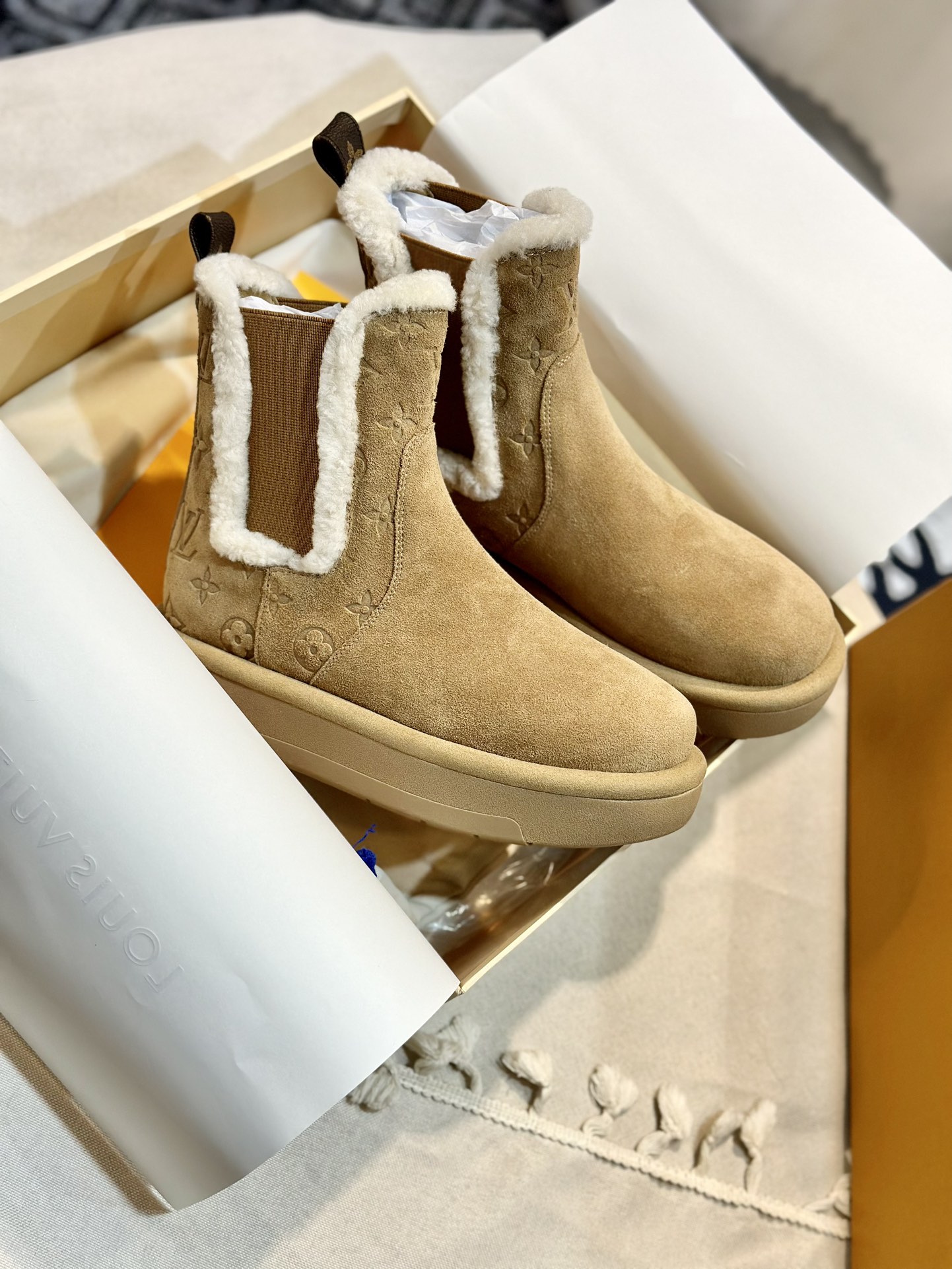 Latest L Family Bulcan Boots: Pure Wool, Rubber Base, Cosmopolitan Comfort. - 图片 2