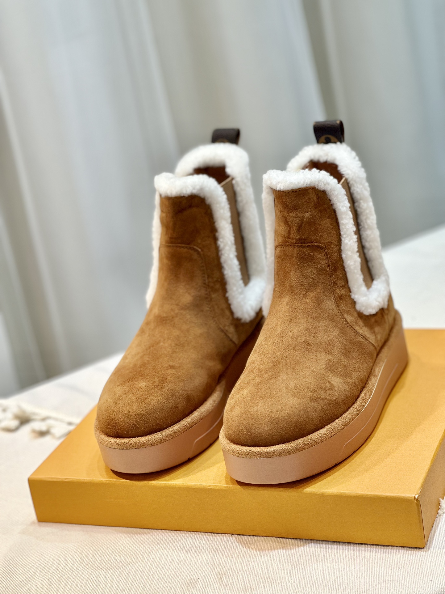 Latest Bulcan Boots with Pure Wool Lining for Cosmopolitan Comfort