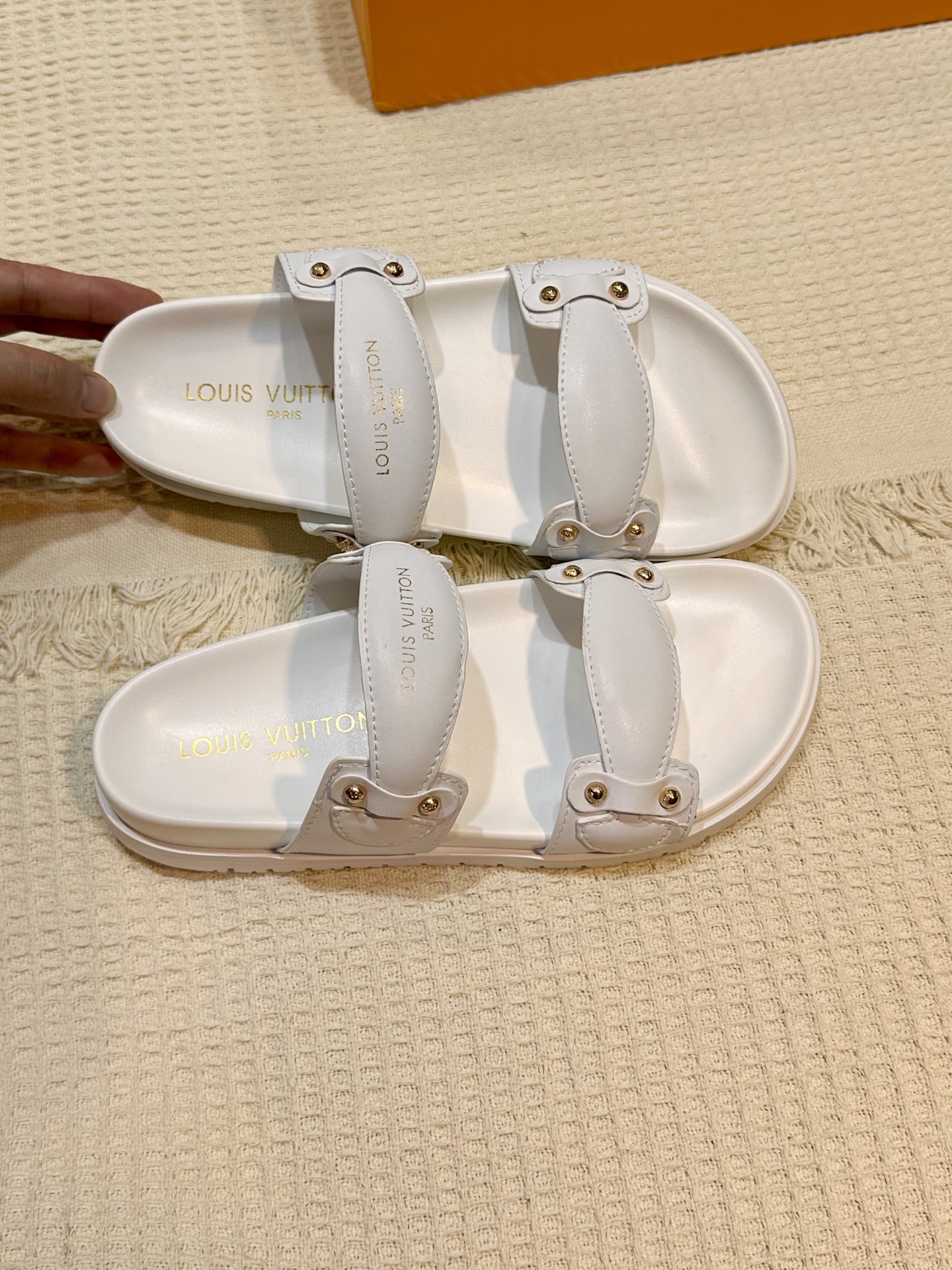 Louis Vuitton Women's White Leather Rivoli Sandal Slides Size 35-40 5 i1742312076426 9445 0 3
