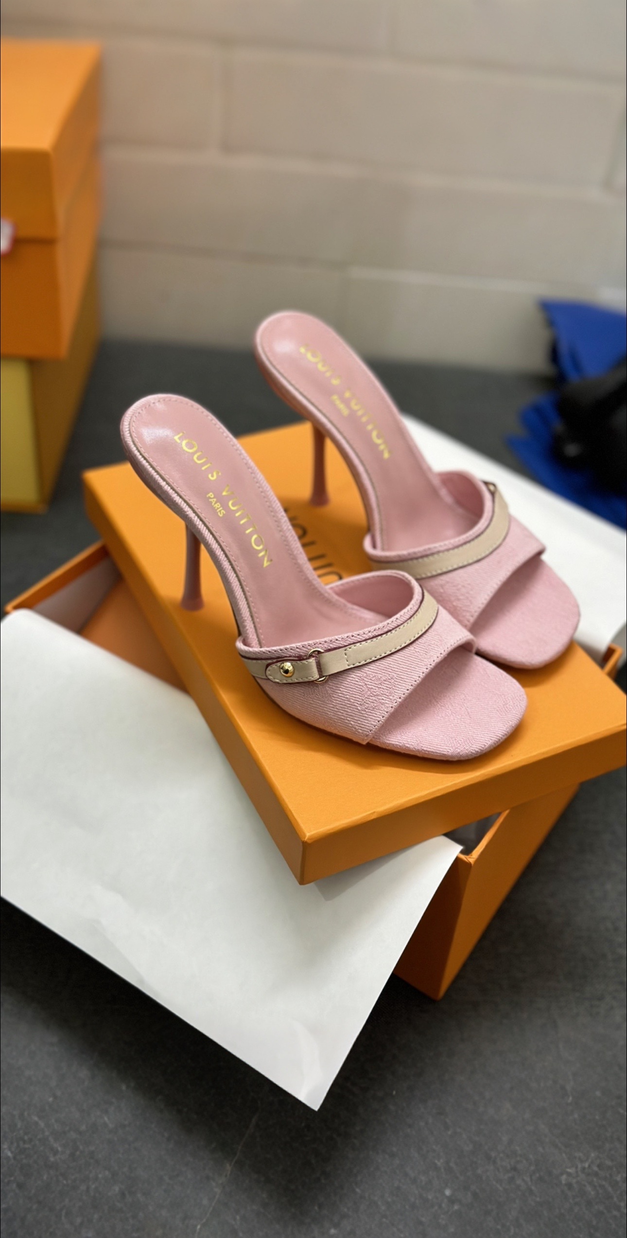 NO:257096,2025 spring VUITTON LOUI.金博￣￣￣￣￣￣￣￣￣ Rubber sole Double-layer leather sole 250 ★Premium version ★Original development Exclusive mold opening ★Size 35/42 Heel height 9.5, high heels, louis vuitton, high heels198609092025春款VUITTON LOUI .馿家￣￣￣￣￣ 橡胶底 双层真皮底250 ★顶级版本  ★原版开发 独家开模 ★码数35/42 跟高9.5,高跟鞋,louis vuitton,high heels,Women's Shoes