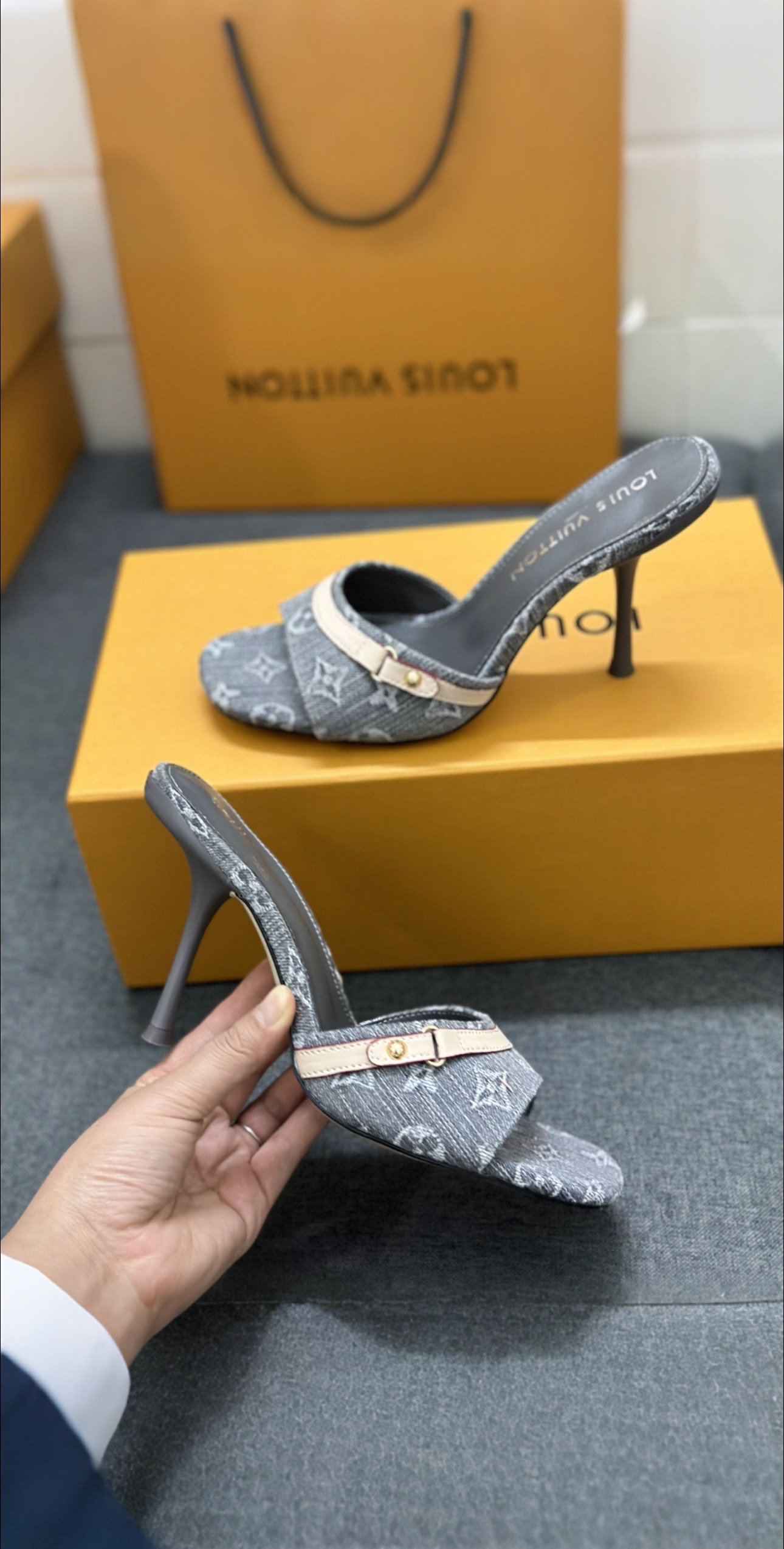 NO:247404,2025 spring VUITTON LOUI.金博￣￣￣￣￣￣￣￣￣ Rubber sole Double-layer genuine leather sole ★Top version ★Original development Exclusive mold opening ★Size 35/42 Heel height 9.5, high heels, louis vuitton, high heels198609092025春款VUITTON LOUI .馿家￣￣￣￣￣ 橡胶底 双层真皮底 ★顶级版本  ★原版开发 独家开模 ★码数35/42 跟高9.5,高跟鞋,louis vuitton,high heels,Women's Shoes