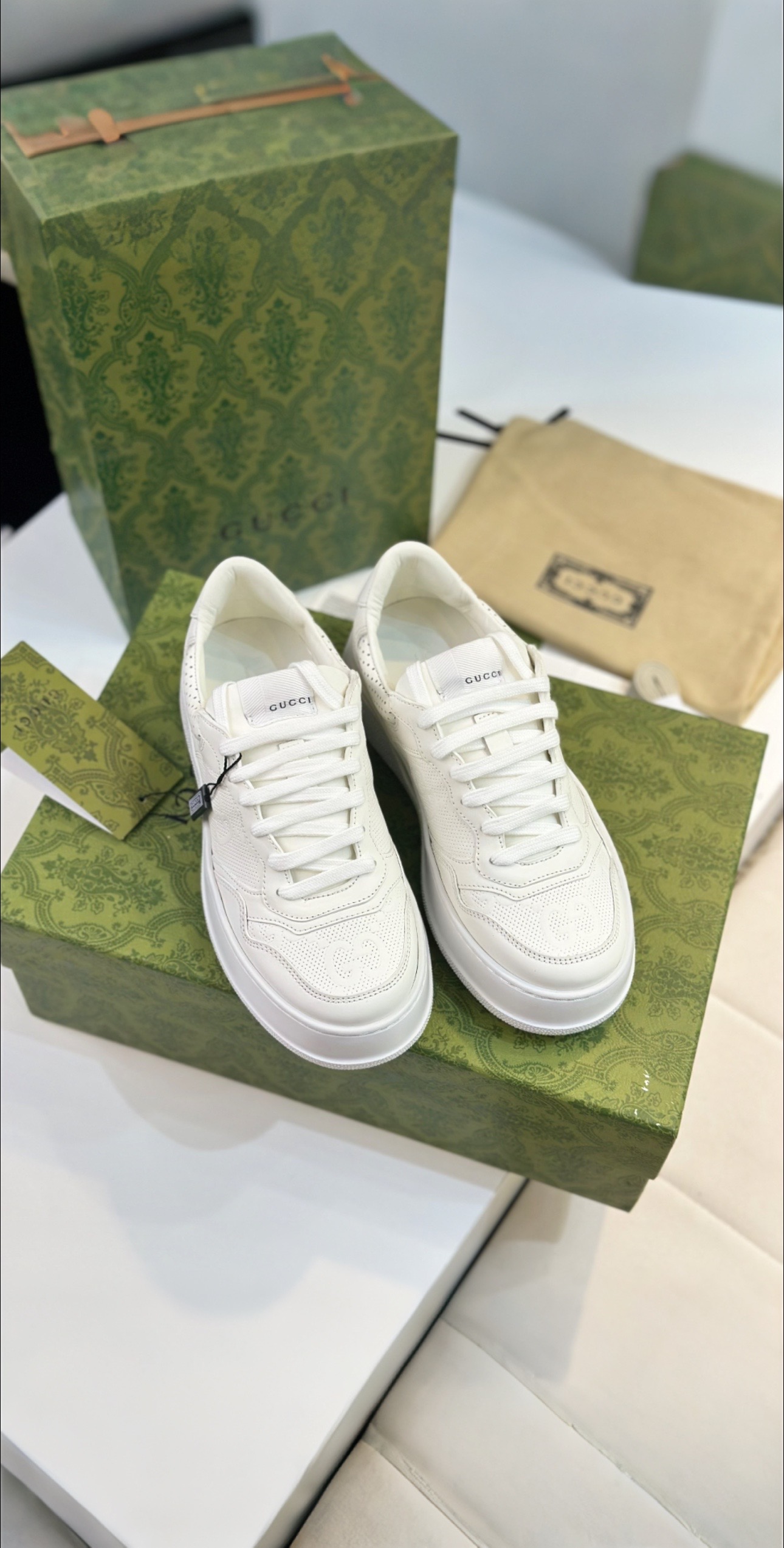 Top Edition Sneakers with White Leather and Zirconium Fabric, Custom-made Sheep Skin, TPU Base - 图片 2