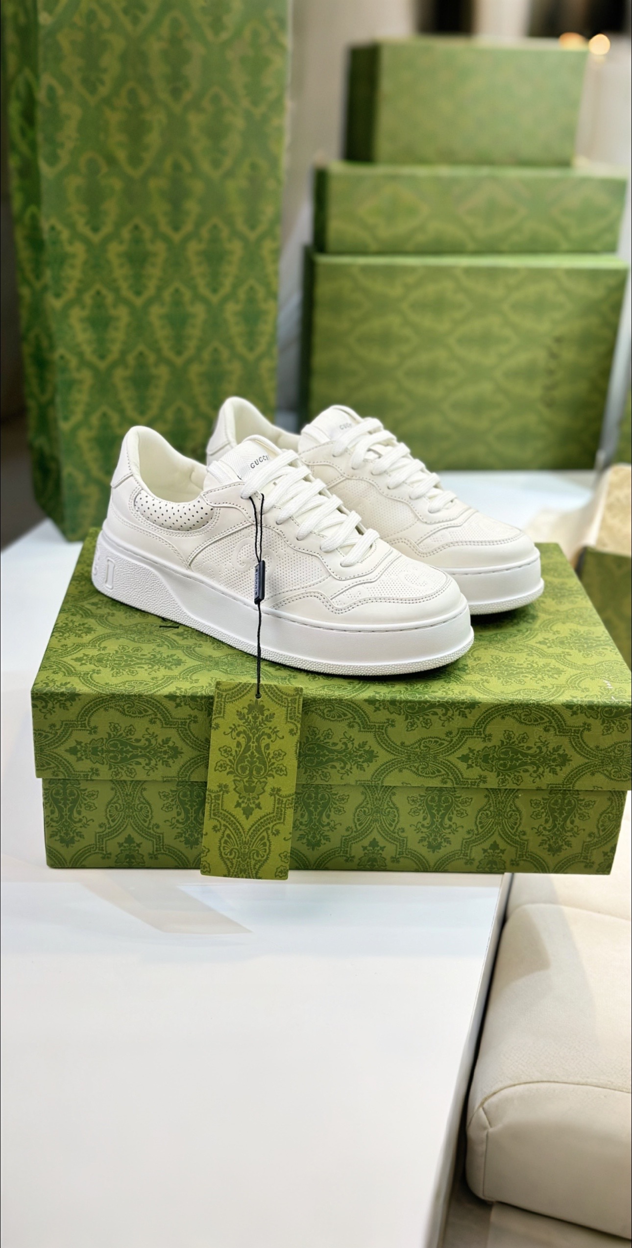 Top Edition Sneakers with White Leather and Zirconium Fabric, Custom-made Sheep Skin, TPU Base - 图片 3