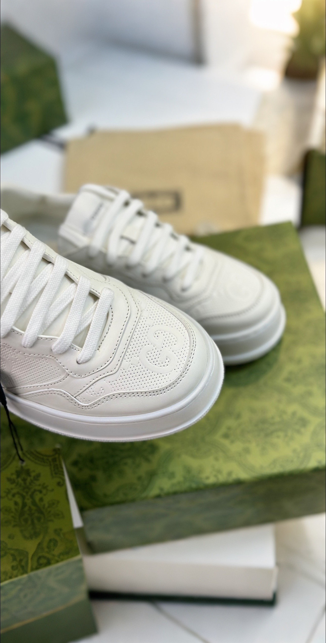 Top Edition Sneakers with White Leather and Zirconium Fabric, Custom-made Sheep Skin, TPU Base - 图片 6
