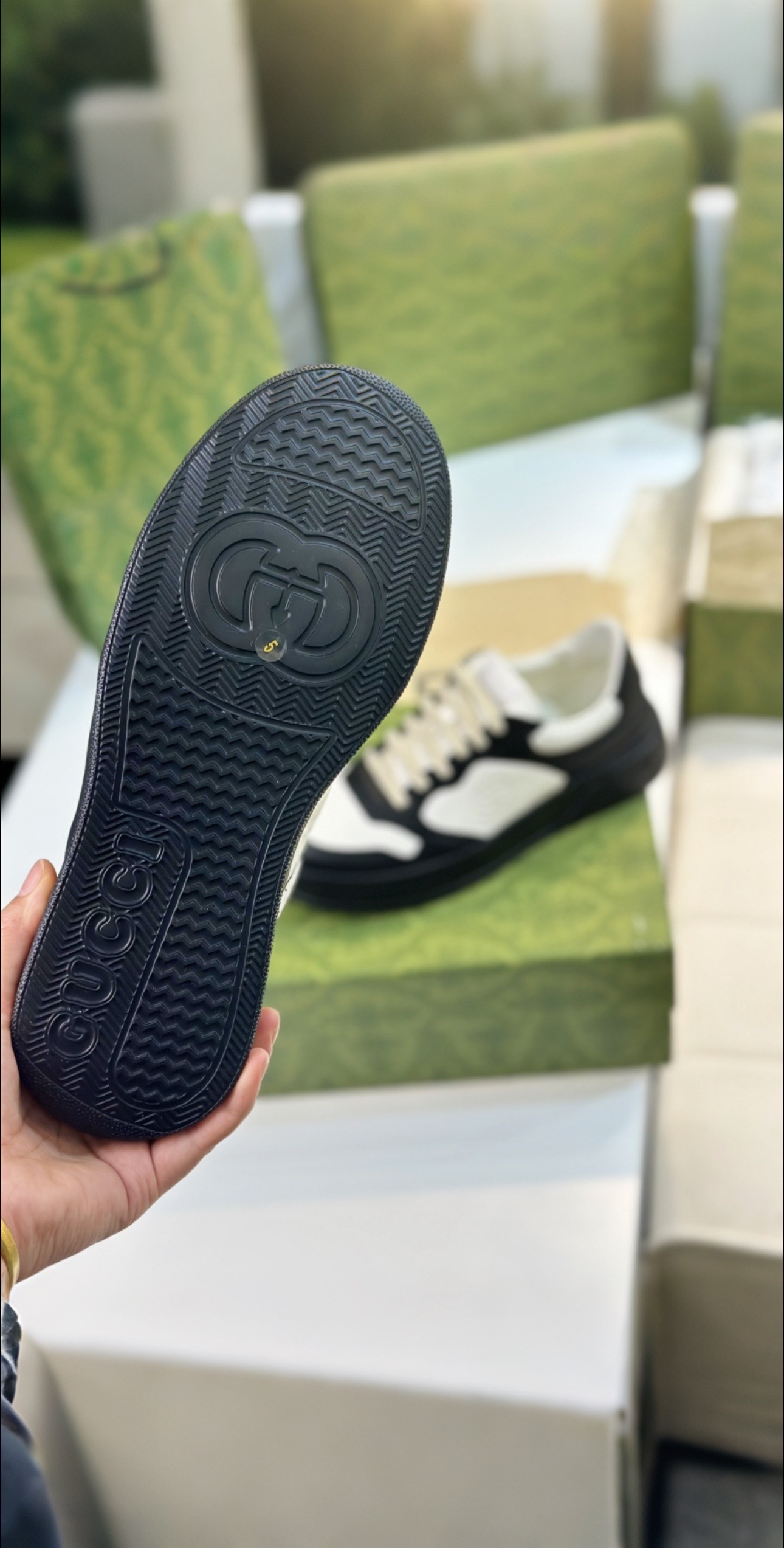 Top Edition Sneakers with White Leather and Zirconium Fabric, Original Design and High Quality. - 图片 6