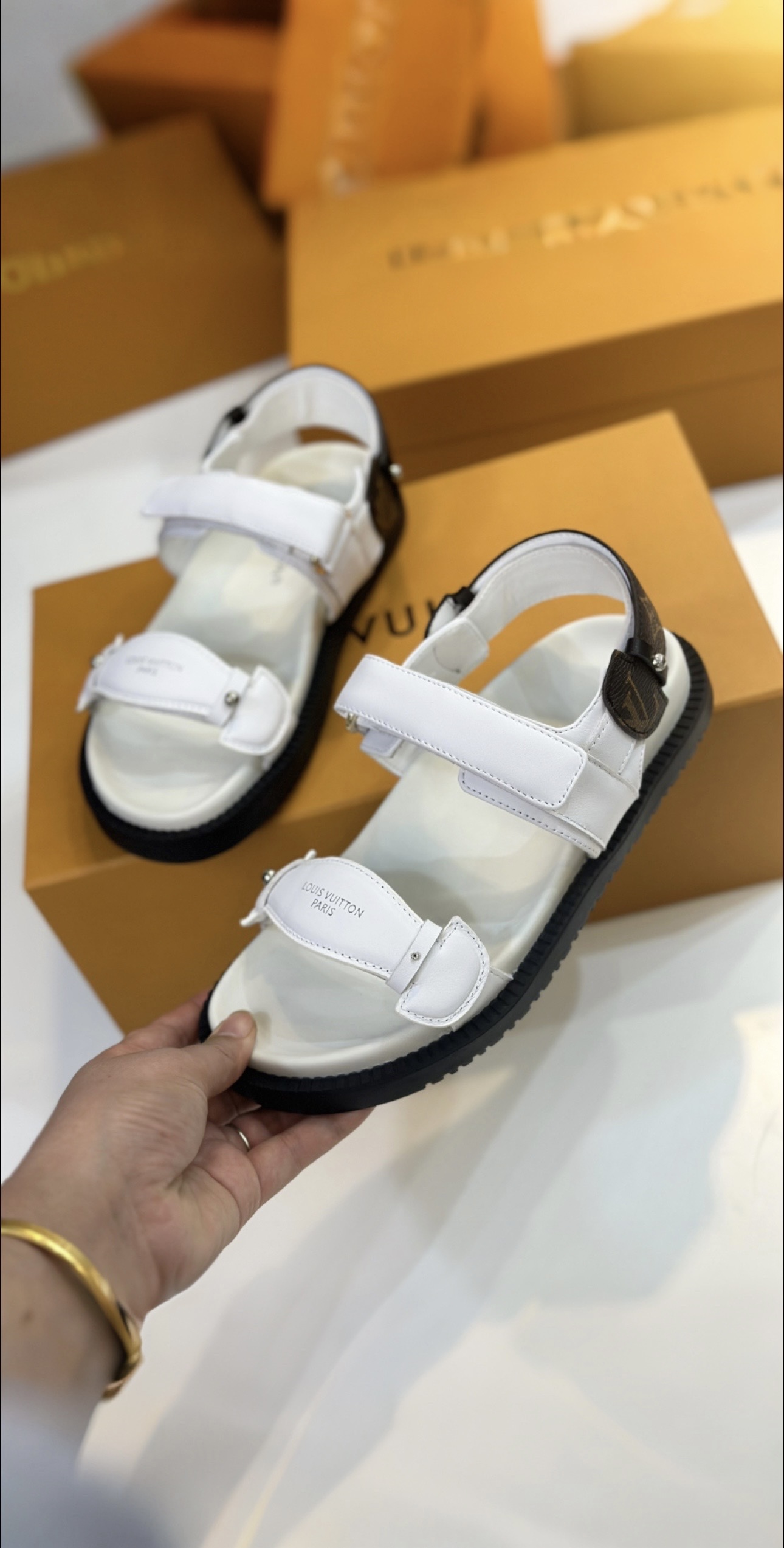 NO:252604,VUITTON LOUI .卡宝￣￣￣￣￣￣￣￣ ★Top version ★Original development Exclusive model opening ★Size 35/42 Multi-color optional, slippers, louis vuitton, slippers19860909VUITTON LOUI .馿家￣￣￣￣￣ ★顶级版本 ★原版开发 独家开模 ★码数35/42 多色可选,拖鞋,louis vuitton,slippers,Women's Shoes