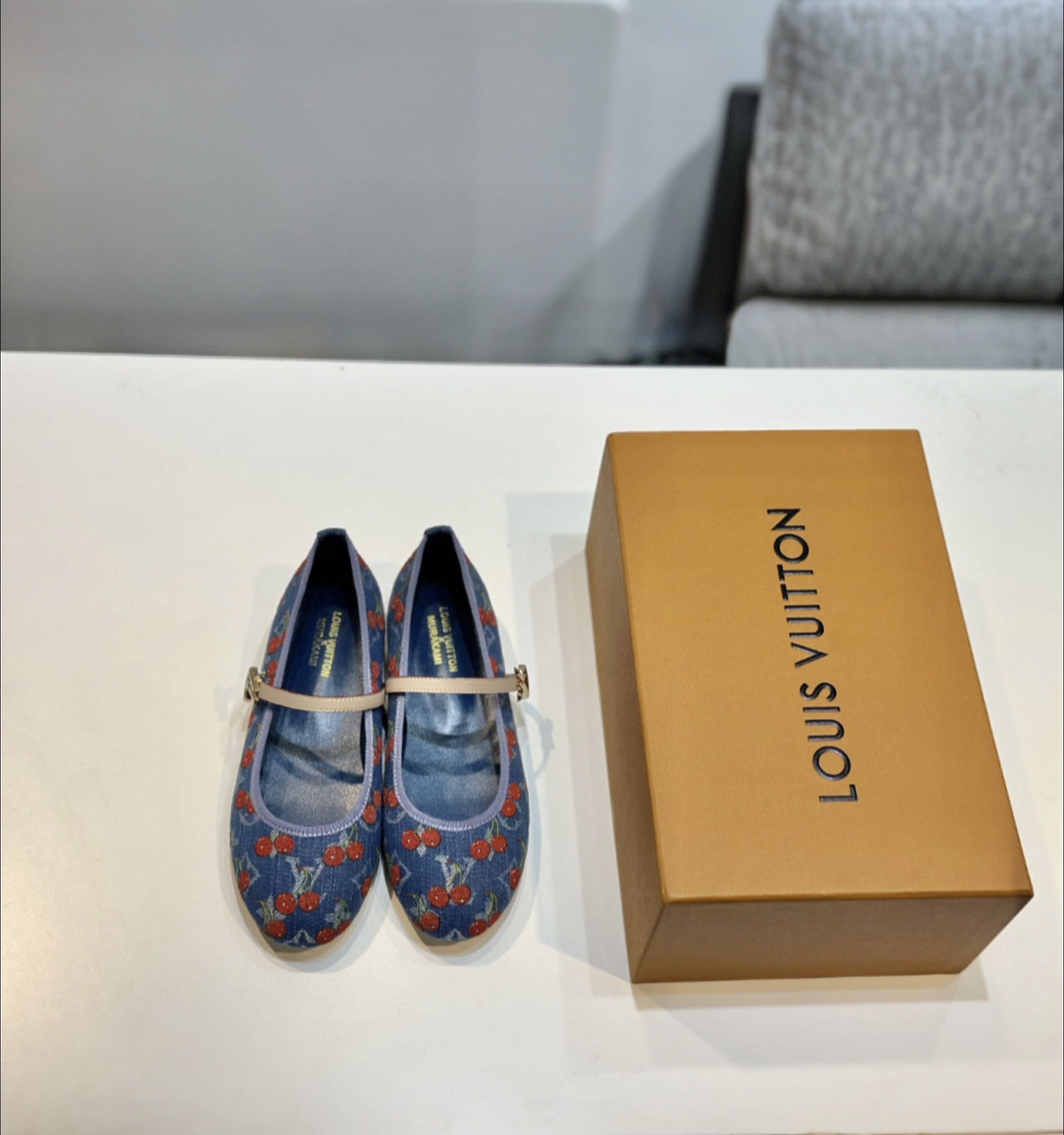 NO:404890,Spring VUITTON LOUI.金博￣￣￣￣￣￣￣￣ Rubber sole Double-layer genuine leather sole ★Premium version ★Original development Exclusive mold opening ★Size 35/42, ballet shoes, louis vuitton19860909春款VUITTON LOUI .馿家￣￣￣￣￣ 橡胶底 双层真皮底 ★顶级版本  ★原版开发 独家开模 ★码数35/42,芭蕾舞鞋,louis vuitton,Women's Shoes