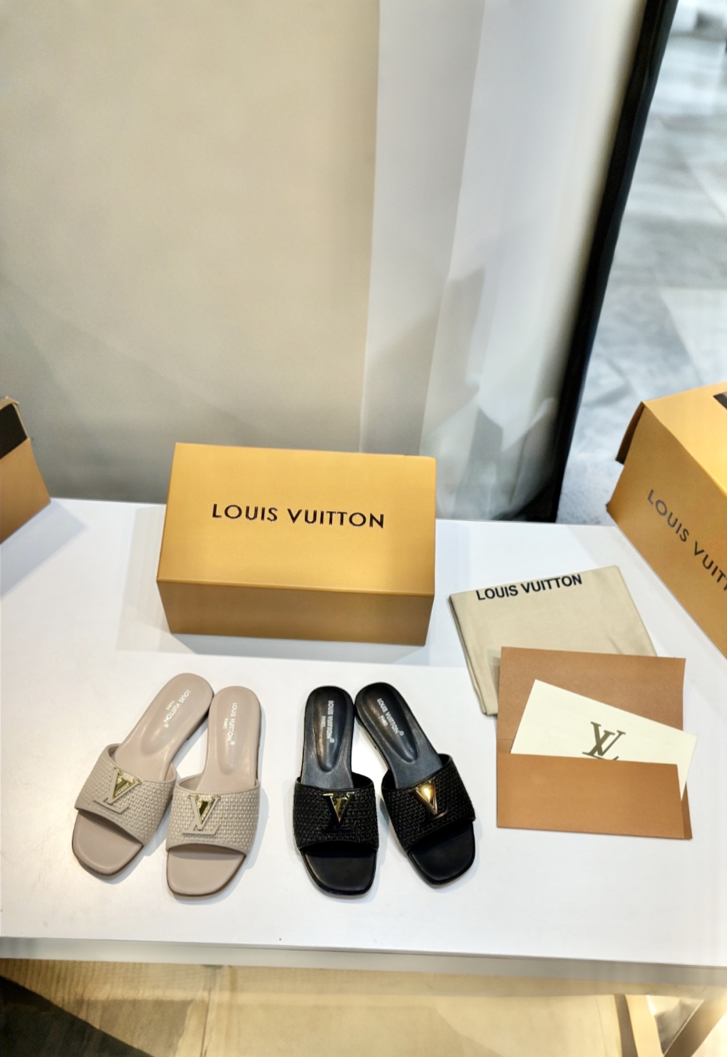 NO:409030,The latest VUITTON LOUI.大家中国￣￣￣￣￣Original outsole Rubber sole P genuine leather sole ★Premium version ★Original development Exclusive mold opening ★Size 35/42, slippers, louis vuitton, slippers19860909最新款VUITTON LOUI .馿家系列￣￣￣￣￣ 原版大底 橡胶底P 真皮底 ★顶级版本  ★原版开发 独家开模 ★码数35/42,拖鞋,louis vuitton,slippers,Women's Shoes