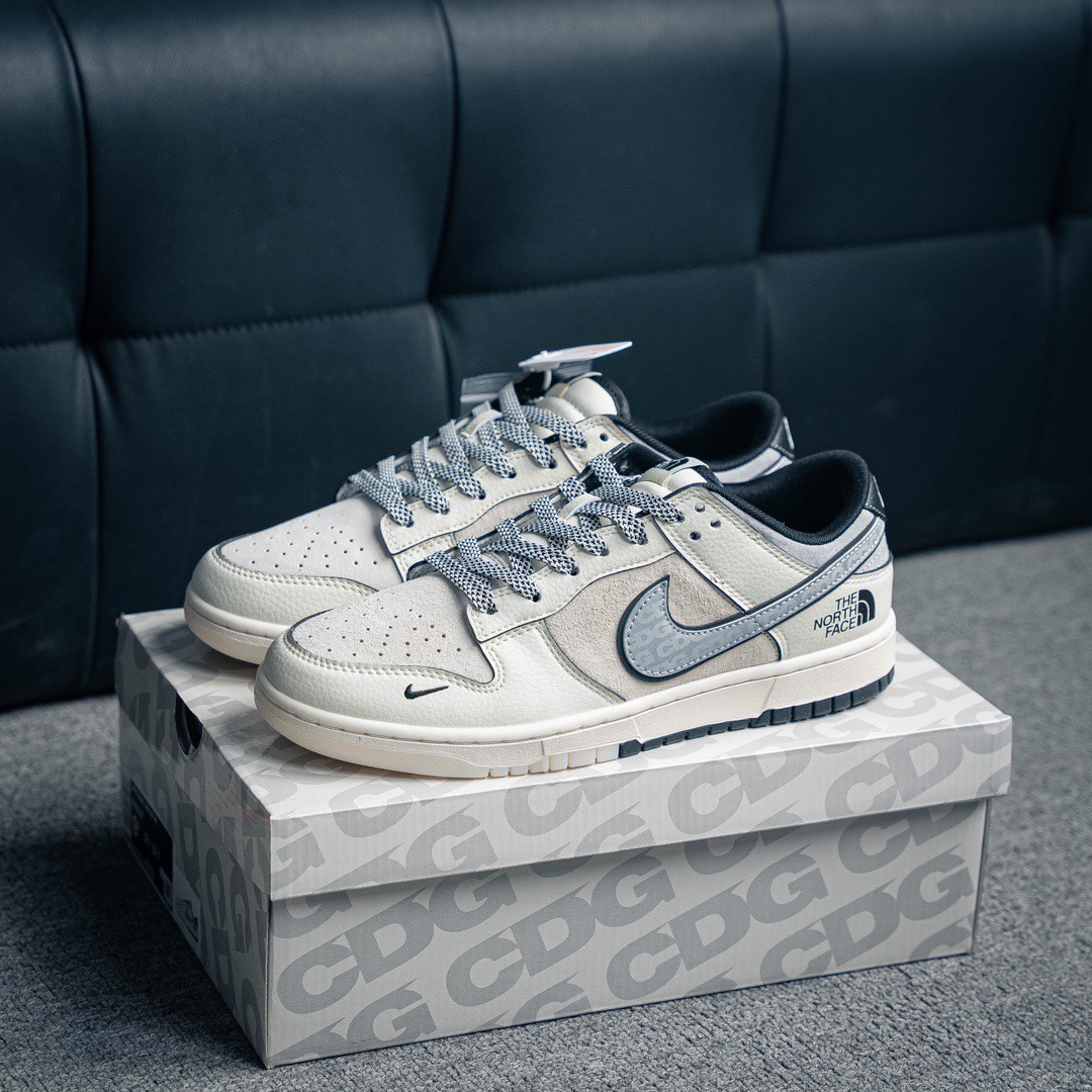 NO:170225,nike dunk full set of original last and original molds to create a perfect fit. Exclusive original aerospace aluminium grinding tool polished sole. Extremely restored toe slope. Unsolved shoe type. Original box. In-circle ceiling technology. Original punching knife. Ultra high cleanliness. Full shoe zero edge leather cutting. Article number dm6868 029 Size 36 37 37.5 38 38.5 39 40 40.5 41 42 42.5 43 44 45, casual shoes/sports shoes, sneakers19860909nike dunk 全套原楦原模倾力打造完美版型 独家原厂航空铝磨具打磨大底 鞋头坡度极致还原 无解鞋型 原盒原配 圈内天花板工艺 原厂冲刀 超高清洁度 全鞋零毛边皮料切割 货号dm6868 029 尺码36 37 37.5 38 38.5 39 40 40.5 41 42 42.5 43 44 45,休闲鞋/运动鞋,sneakers,Women's Shoes