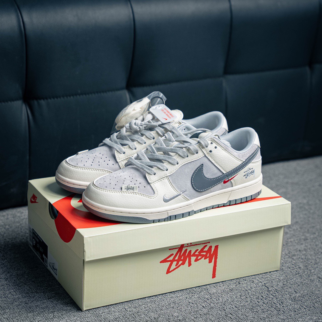 NO:170228,nike dunk full set of original last and original molds to create a perfect fit. Exclusive original aerospace aluminum grinding tool polished sole. Extremely restored toe slope. Unsolved shoe type. Original box. In-ring ceiling technology. Original punching knife. Ultra high cleanliness. Full shoe zero edge leather cutting. Article number dm6868 027 Size 36 37 37.5 38 38.5 39 40 40.5 41 42 42.5 43 44 45, casual shoes/sports shoes, sneakers19860909nike dunk 全套原楦原模倾力打造完美版型 独家原厂航空铝磨具打磨大底 鞋头坡度极致还原 无解鞋型 原盒原配 圈内天花板工艺 原厂冲刀 超高清洁度 全鞋零毛边皮料切割 货号dm6868 027 尺码36 37 37.5 38 38.5 39 40 40.5 41 42 42.5 43 44 45,休闲鞋/运动鞋,sneakers,Women's Shoes