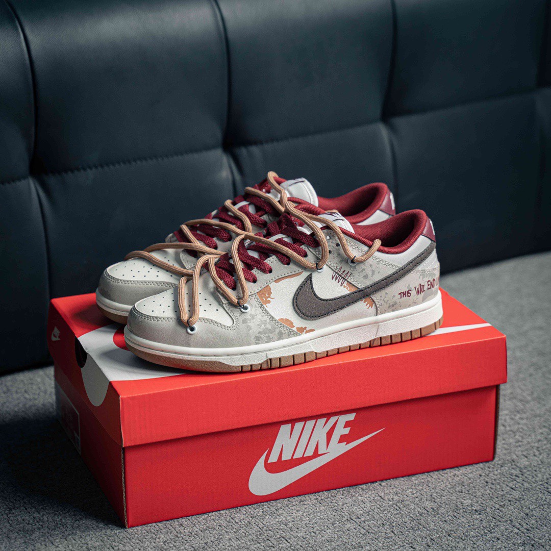 NO:170216,nike dunk dragon year limited edition full set of original last and original molds dedicated to creating a perfect fit Exclusive original aerospace aluminium grinding sole, extreme reduction of toe slope, no-resolved shoe type, original box original, in-ring ceiling technology, original factory punching knife, ultra high cleanliness, full shoe zero edge leather cutting Size 40 40.5 41 42 42.5 43 44 45 46, casual shoes/sports shoes, sneakers19860909nike dunk龙年限定 全套原楦原模倾力打造完美版型 独家原厂航空铝磨具打磨大底 鞋头坡度极致还原 无解鞋型 原盒原配 圈内天花板工艺 原厂冲刀 超高清洁度 全鞋零毛边皮料切割 尺码40 40.5 41 42 42.5 43 44 45 46,休闲鞋/运动鞋,sneakers,Women's Shoes