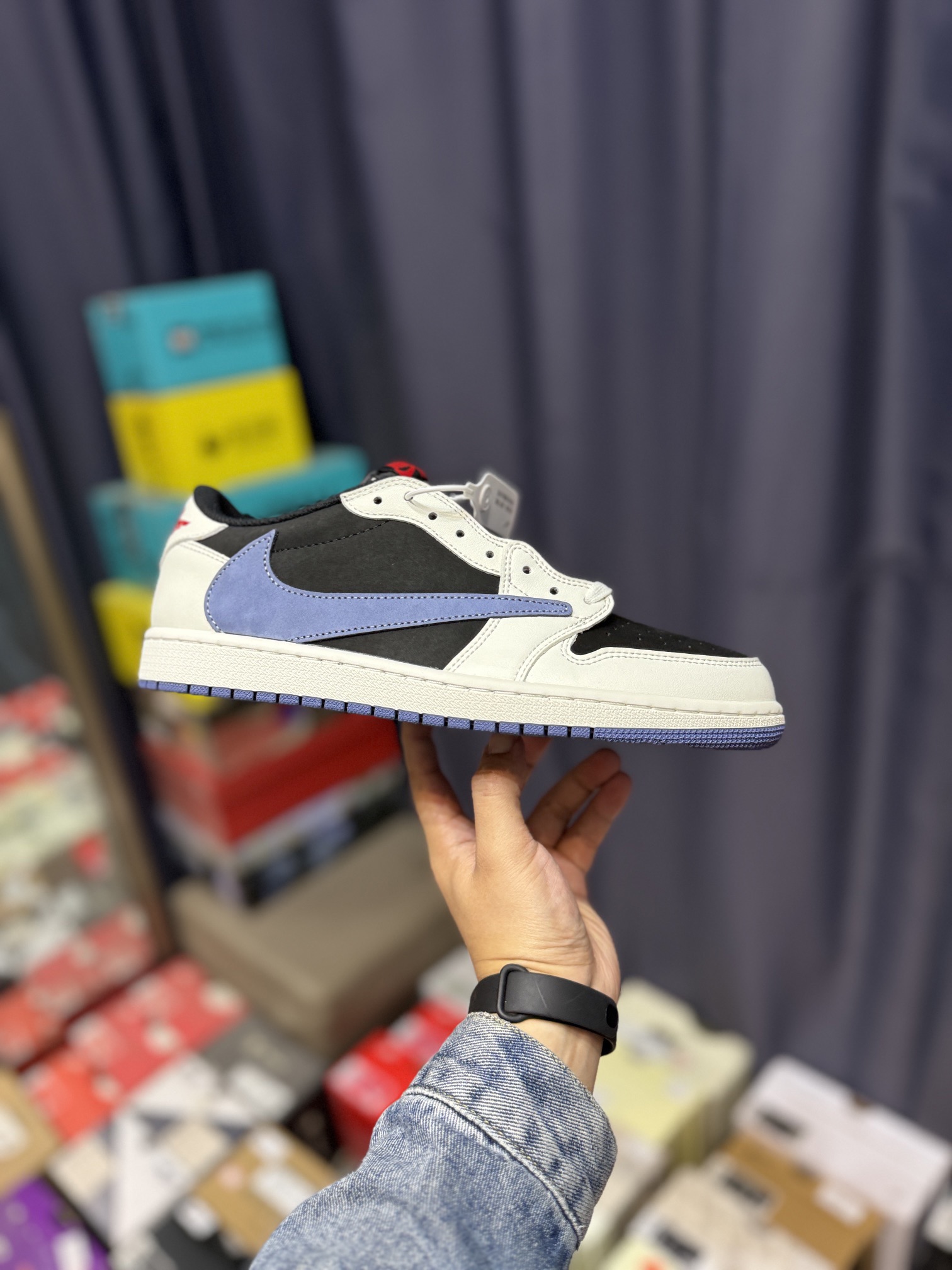 NO:170255,travis scott x fragment x air jordan 1 low ts joint barb low top The inspiration for the wrong version came from the Los Angeles sneaker store received a pair of special misprint air jordan 1 