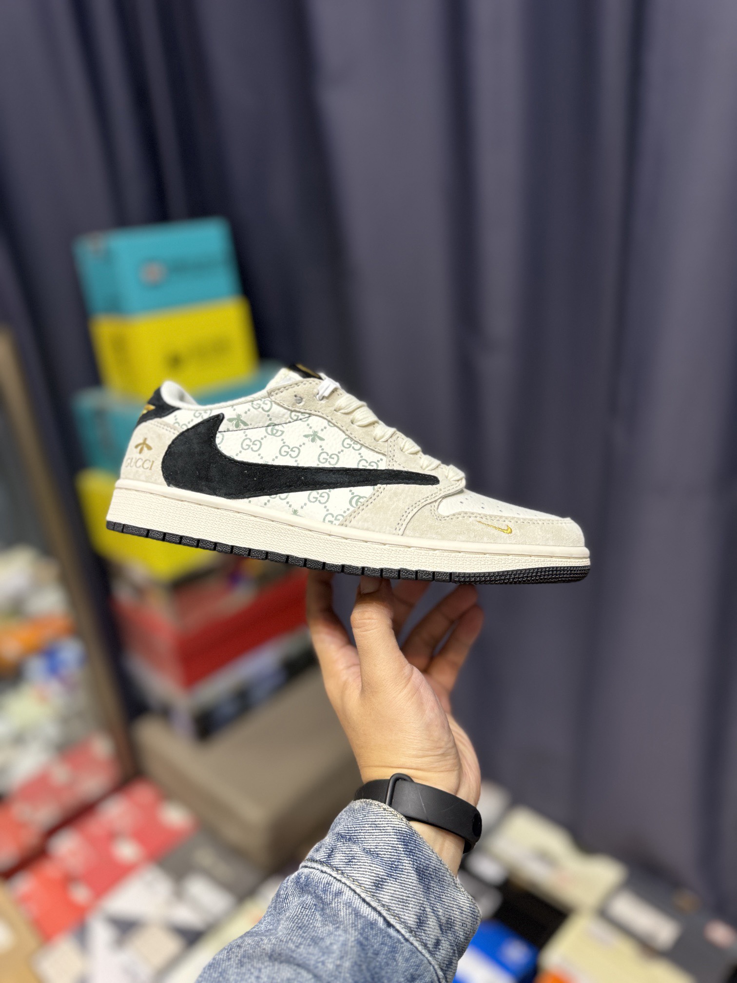 NO:170271,travis scott x fraent design x air 1 low og sp 31 Qiao 1 Co-branded-black milk coffee low-top cultural casual board shoes sj2068-106 #Multi-party joint cooperation combines travis scott's unique musical style, Fujiwara Hiroshi's personalized design style and classic elements of the brand make it a pair of shoes with unique identity and value. The fresh and three-dimensional appearance and joint logo highlight its unique identity. This color scheme shows vitality and fashion sense. Visually eye-catching. The texture and delicate details of the shoe body make it look high-end and full of style. This 