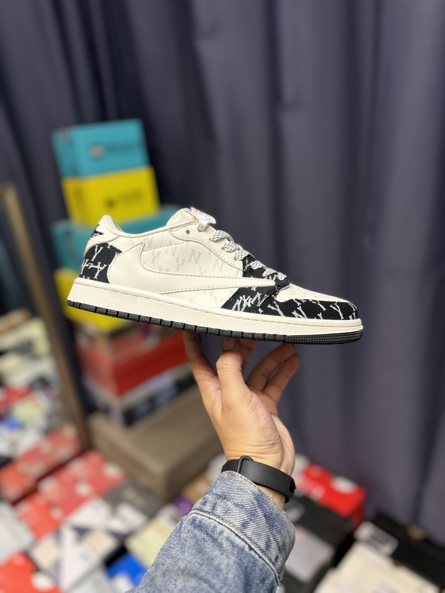 NO:170248,ts x air jordan aj1 low barb low top co-branded custom color scheme sj2068-129 original built-in air cushion magic block a mold outsole top layer calfskin tongue aj original special Oxford cloth   AJ special reverse pearl cloth   original impurity-free high elastic inner sponge   special edge-sealed elastic shoelace Size 36 36.5 37.5 38 38.5 39 40 40.5 41 42 42.5 43 44 44.5 45, casual shoes/sports shoes, sneakers, cowhide19860909ts x air jordan aj1 low 倒钩低帮联名定制配色 sj2068-129 原厂内置气垫魔块 a模大底 头层小牛皮 鞋舌aj原厂专用牛津布 aj专用反口珍珠布 原厂无杂质高弹内里海棉 特殊封边弹力鞋带 尺码36 36.5 37.5 38 38.5 39 40 40.5 41 42 42.5 43 44 44.5 45,休闲鞋/运动鞋,sneakers,cowhide,Women's Shoes