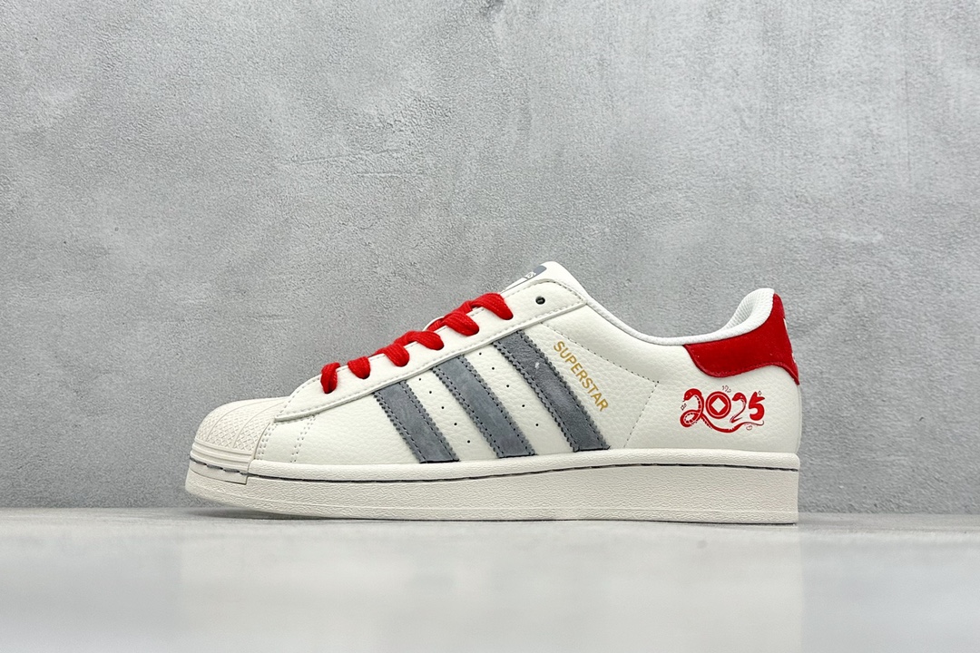 NO:230580,ad originals superstar Snake year limited white gray red uses new top layer spliced ​​leather material, the heel is made of special 3D three-dimensional printing, channel genuine orders, interpret the highest craftsmanship level of the market, all shoes are imported toe-layer leather, different from the ordinary real-mark version on the market, no pressure in and out size36-45, casual shoes/sports shoes, sneakers19860909ad originals superstar 蛇年限定 白灰红 采用全新头层拼接皮革材质 后跟采用特色3d立体印字 渠道正品订单 诠释市场最高工艺水平 全鞋进口头层皮料打造 区别市面普通真标版本,进出无压力 size36-45,休闲鞋/运动鞋,sneakers,Women's Shoes