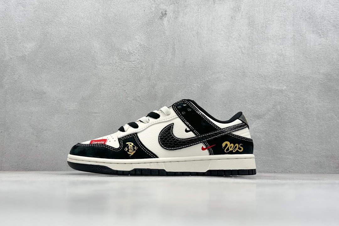 NO:230504,nike sb dunk low x supreme limited snake year black double hook double shoelaces produced by Pure original factory highly recommended Original head layer material Exclusive version distillation processing brings better visual and foot experience Large factory pure original quality shipment Cleanliness Electric embroidery process Clean cut without any burrs Perfect details Size 36 36.5 37.5 38 38.5 39 40 40.5 41 42 42.5 43 44 44.5 45, casual shoes/sports shoes, sneakers19860909nike sb dunk low x supreme 蛇年限定 黑色双小钩双鞋带 纯原大厂出品 极力推荐 原装头层材料 独家版型蒸餾加工 帶來的是更好的视觉和脚感体验 大厂纯原品质出货 清洁度 电绣工艺 皮料切割干净无任何毛边 细节完美 尺码36 36.5 37.5 38 38.5 39 40 40.5 41 42 42.5 43 44 44.5 45,休闲鞋/运动鞋,sneakers,Women's Shoes