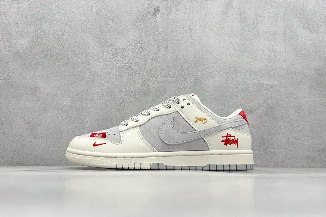 NO:230485,nike sb dunk low x sssy Snake Year Limited White gray hooks full of stars Production from Pure Original Factory Highly recommended Original head layer material Exclusive version distillation processing brings better visual and foot experience Large factory pure original quality shipment Cleanliness Electric embroidery process Clean cut without any burrs Perfect details Size 36 36.5 37.5 38 38.5 39 40 40.5 41 42 42.5 43 44 44.5 45, casual shoes/sports shoes, sneakers19860909nike sb dunk low x stussy 蛇年限定 白灰小钩满天星 纯原大厂出品 极力推荐 原装头层材料 独家版型蒸餾加工 帶來的是更好的视觉和脚感体验 大厂纯原品质出货 清洁度 电绣工艺 皮料切割干净无任何毛边 细节完美 尺码36 36.5 37.5 38 38.5 39 40 40.5 41 42 42.5 43 44 44.5 45,休闲鞋/运动鞋,sneakers,Women's Shoes