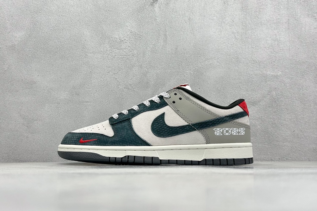 NO:230495,nike sb dunk low Snake year limited white and gray hooks full of stars produced by Pure Original Factory Highly recommended Original head layer material Exclusive version distillation processing brings better visual and foot experience Large factory pure original quality shipment Cleanliness Electric embroidery process Clean cut without any burrs Perfect details Size 36 36.5 37.5 38 38.5 39 40 40.5 41 42 42.5 43 44 44.5 45, casual shoes/sports shoes, sneakers19860909nike sb dunk low 蛇年限定 白青灰小钩满天星 纯原大厂出品 极力推荐 原装头层材料 独家版型蒸餾加工 帶來的是更好的视觉和脚感体验 大厂纯原品质出货 清洁度 电绣工艺 皮料切割干净无任何毛边 细节完美 尺码36 36.5 37.5 38 38.5 39 40 40.5 41 42 42.5 43 44 44.5 45,休闲鞋/运动鞋,sneakers,Women's Shoes