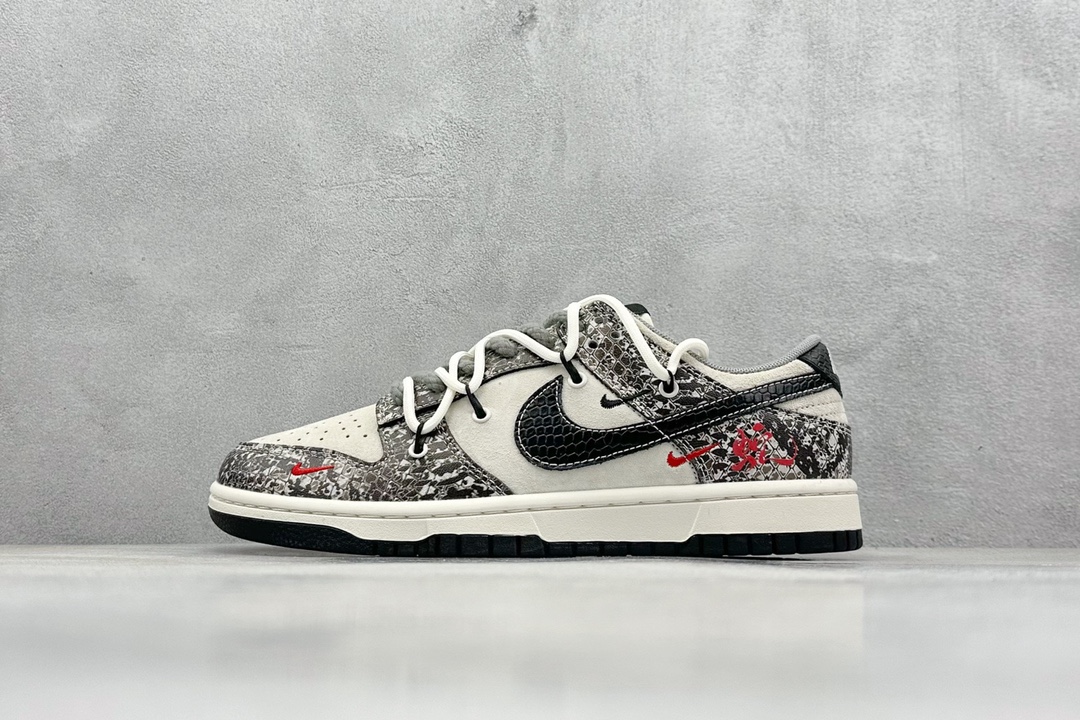 NO:230511,nike sb dunk low Snake year limited white and black python pattern small hook strap produced by pure original manufacturer Highly recommended Original head layer material Exclusive version distillation processing brings better visual and foot experience Large factory pure original quality shipment Cleanliness Electric embroidery process Clean cut without any burrs Perfect details Size 36 36.5 37.5 38 38.5 39 40 40.5 41 42 42.5 43 44 44.5 45, casual shoes/sports shoes, sneakers19860909nike sb dunk low 蛇年限定 白黑蟒纹小钩绑带 纯原大厂出品 极力推荐 原装头层材料 独家版型蒸餾加工 帶來的是更好的视觉和脚感体验 大厂纯原品质出货 清洁度 电绣工艺 皮料切割干净无任何毛边 细节完美 尺码36 36.5 37.5 38 38.5 39 40 40.5 41 42 42.5 43 44 44.5 45,休闲鞋/运动鞋,sneakers,Women's Shoes