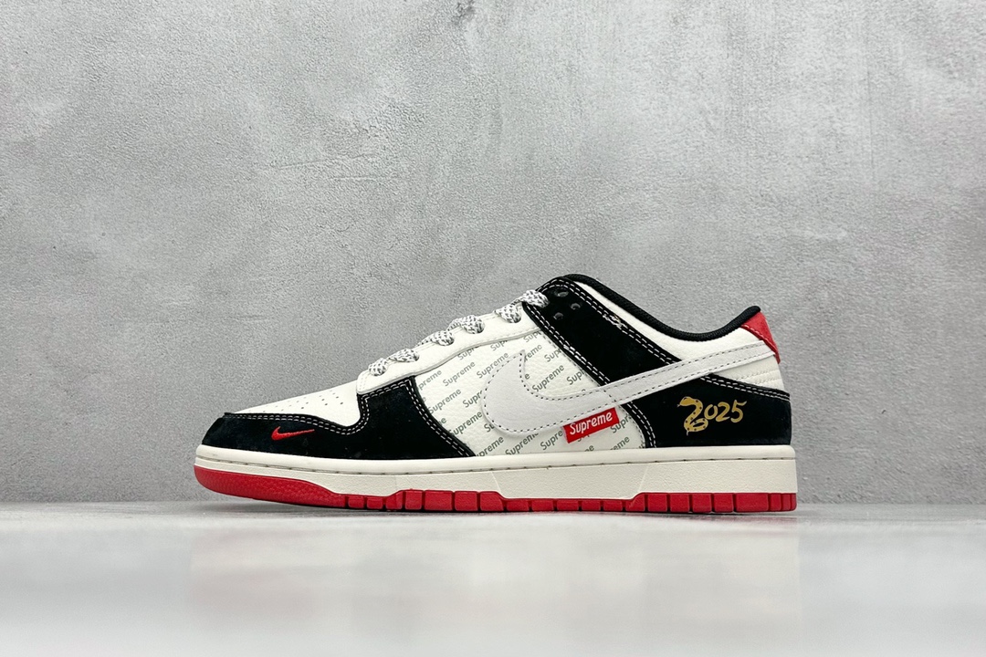 NO:230544,nike sb dunk low x supreme limited snake year white and black hook full of stars Company-level production Highly recommended Original head layer material Exclusive version distillation processing brings better visual and foot experience Large factory pure original quality shipment Cleanliness Electric embroidery process Clean cut without any burrs Perfect details Size 36 36.5 37.5 38 38.5 39 40 40.5 41 42 42.5 43 44 44.5 45, casual shoes/sports shoes, sneakers19860909nike sb dunk low x supreme 蛇年限定 白黑小钩满天星 公司级出品 极力推荐 原装头层材料 独家版型蒸餾加工 帶來的是更好的视觉和脚感体验 大厂纯原品质出货 清洁度 电绣工艺 皮料切割干净无任何毛边 细节完美 尺码 36 36.5 37.5 38 38.5 39 40 40.5 41 42 42.5 43 44 44.5 45,休闲鞋/运动鞋,sneakers,Women's Shoes