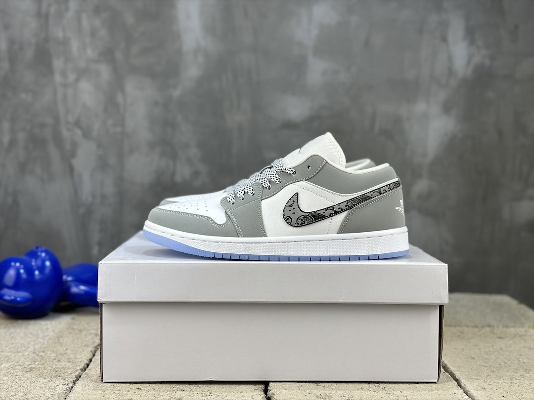 NO:230436,【Spot】High version air jordan 1 low Qiao Yisou retro basketball sneakers size36 36.5 37.5 38 38.5 39 40 40.5 41 42 42.5 43 44 44.5 45 46, casual shoes/sneakers, sneakers19860909【現貨】高版本 air jordan 1 low 乔一底帮复古篮球运动鞋 size36 36.5 37.5 38 38.5 39 40 40.5 41 42 42.5 43 44 44.5 45 46,休闲鞋/运动鞋,sneakers,Women's Shoes
