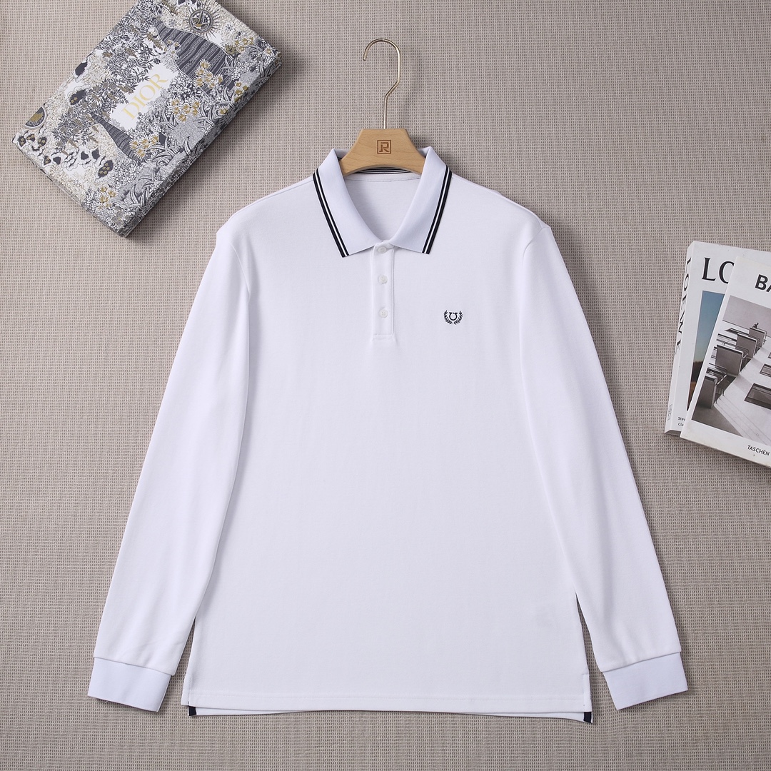 NO:626774,[New product launch] SF/Fila high-end selection of men's business casual long-sleeved pique cotton polo POLO shirts!  The high-end fashion aesthetic design combined with the three-dimensional cutting pattern makes wearing more comfortable and ornamental. High-weight double-strand mercerized pearl environmentally friendly fabrics are selected, and the garment process of the old workshop is custom-woven and dyed. It is an extremely luxurious and special material. The fabric properties are all excellent. The fabric has high gloss, the mesh structure is fine and natural, and the comfort and breathability are perfect. The tactile experience is self-evident, and the ultimate luxury enjoyment!  Selected high-quality buttons with excellent details and exquisite letters engraved on them, giving it a high-end feel.  A POLO shirt with excellent design elements, appearance and fabric craftsmanship. It is unique on the market. The style still continues Fila’s minimalist and normalized design, taking the sophisticated, elegant and capable route to the extreme. It is both solemn and harmonious, integrating fashion and temperament. It has classic contrasting color elements and very stunning and fashionable details. The latest horseshoe embroidery symbol on the chest is a soul-like embellishment, flaunting the brand identity!  The color scheme is light and familiar, and it is a polo POLO shirt that highlights your temperament and taste. It is very versatile and perfectly blends urban high-end business and leisure. It is a must-have item for everyone!  Color: white black!  Size M-3XLM, shoulder width 46, bust 106, sleeve length 61, dress length 70,,alexander wang19860909【新品上市】SF/菲拉高端甄选男士商务休闲长袖珠地棉马球POLO衫！ 高端的时尚美学设计结合立体裁剪的版型,使穿着更具舒适性和观赏性. 甄选高克重双股丝光珠地环保面料,老牌工坊成衣工序定织定染,极为奢华特殊的材质,面料属性皆为上乘,面料光泽度极高,网眼结构细腻自然,舒适性与透气性完美兼备,触感体验不言而喻,奢华极致享受！ 优选的上等纽扣,细节颇为出色,上面镌刻有精美字母,尽显高级感. 设计元素品相与面料工艺都极为出色的一款POLO衫,市面独一无二,风格仍延续菲拉极简常态化的设计,将轻熟优雅干练的路线发挥到极致,亦庄亦谐,集时髦与气质于一身,经典撞色元素,非常惊艳时髦的细节,胸前当季最新马蹄刺绣符号属于灵魂式的点缀,标榜了品牌身份特质！ 配色轻熟,非常凸显气质和品位的一款马球POLO衫,非常百搭,都市高端商务与休闲完美兼备,人手必入臻品！ 颜色:白色 黑色！ 尺码M-3XLM码 肩宽46 胸围106 袖长61 衣长70,,alexander wang,Men's clothing